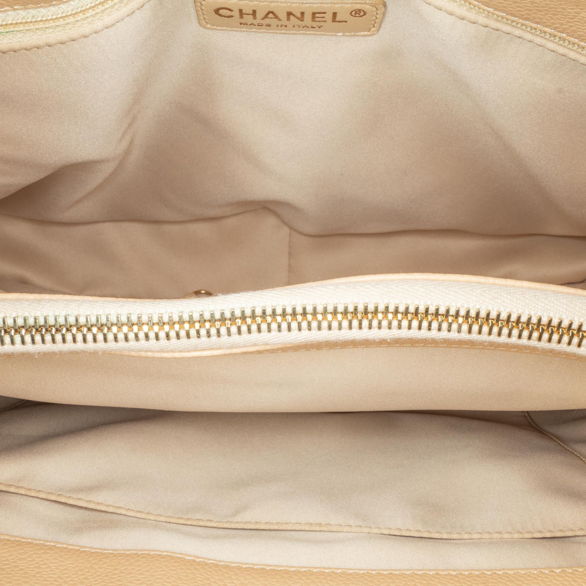 Chanel Caviar Grand Shopping Tote (SHG-Zsiq45)