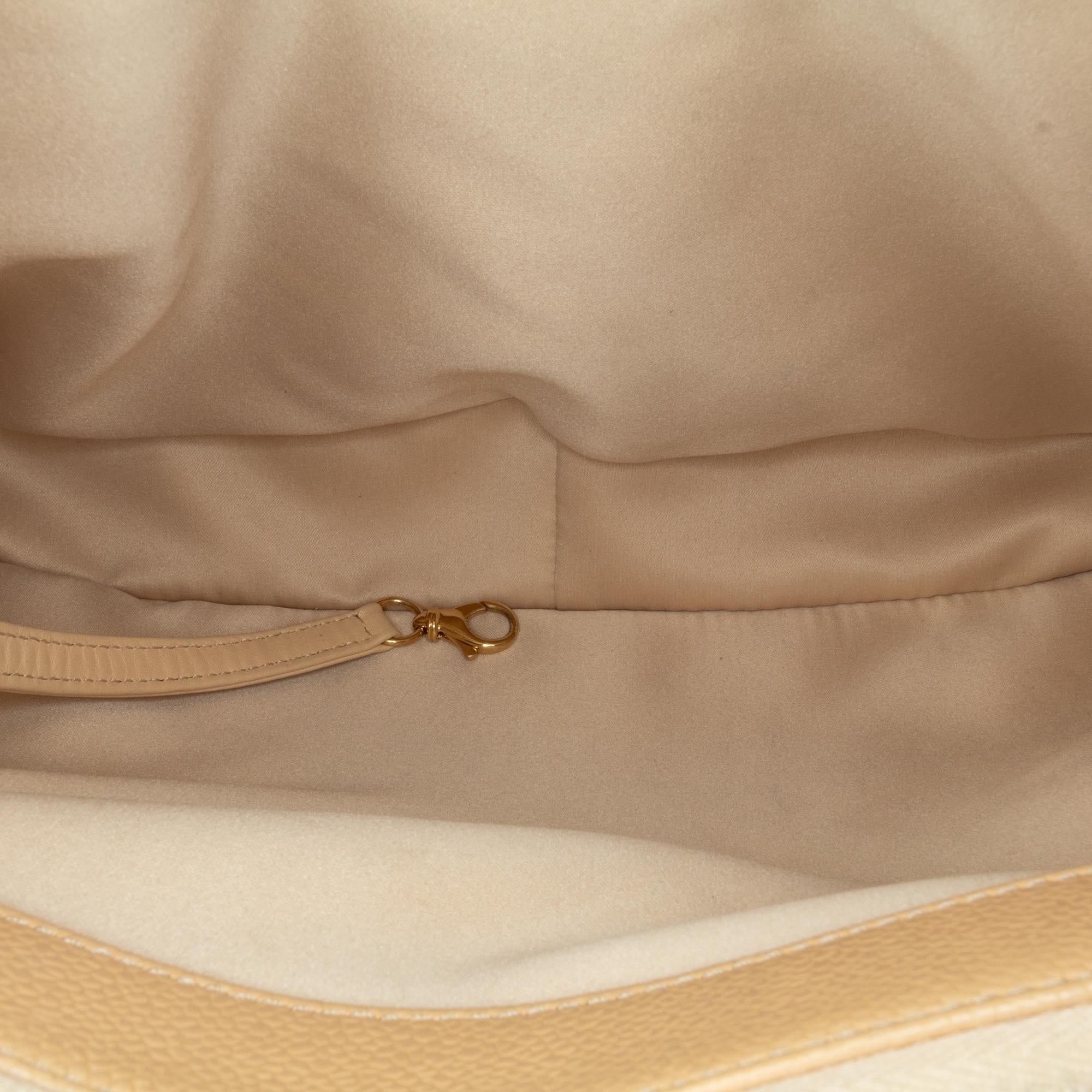 Chanel Caviar Grand Shopping Tote (SHG-Zsiq45)
