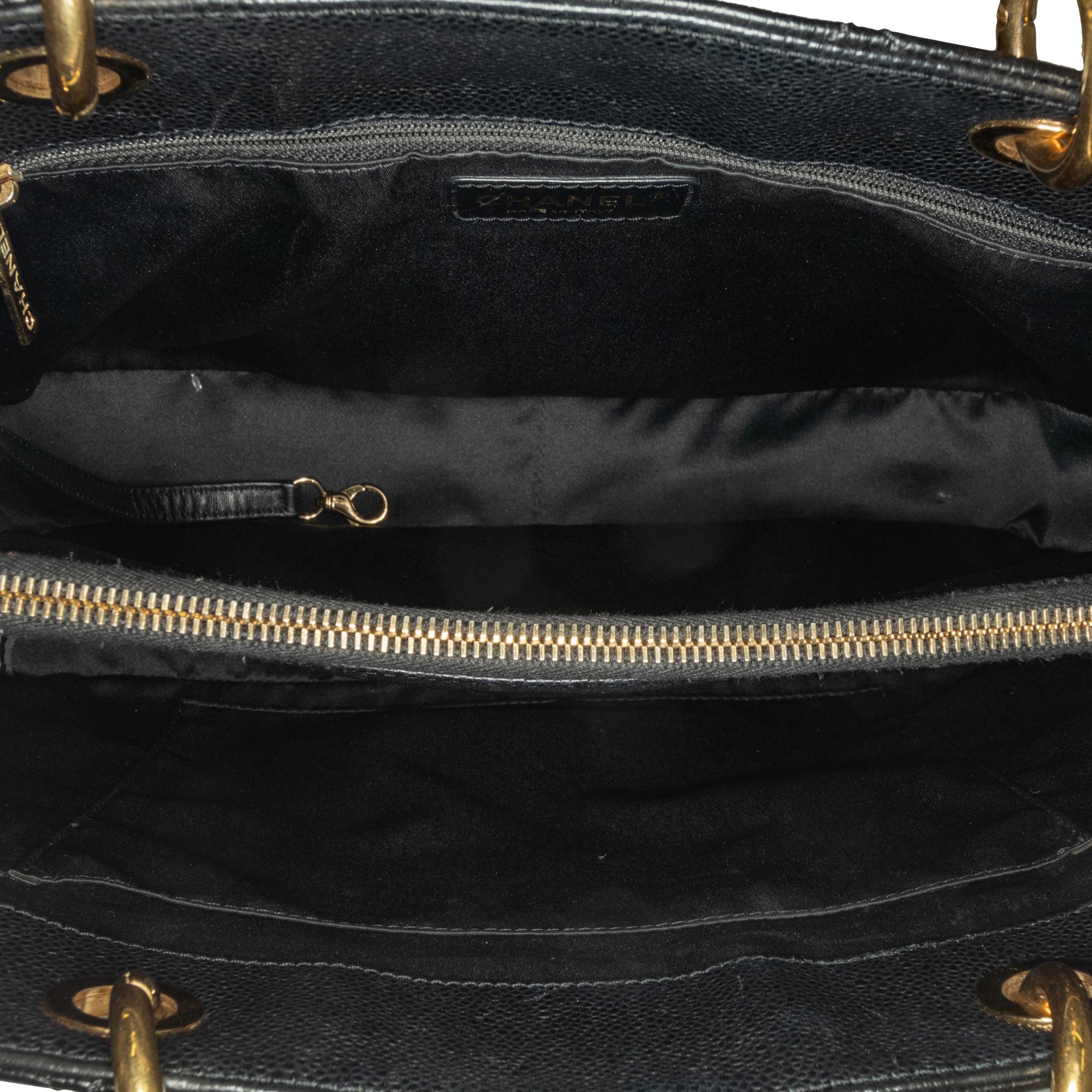 Chanel Caviar Grand Shopping Tote (SHG-8A60Nv)