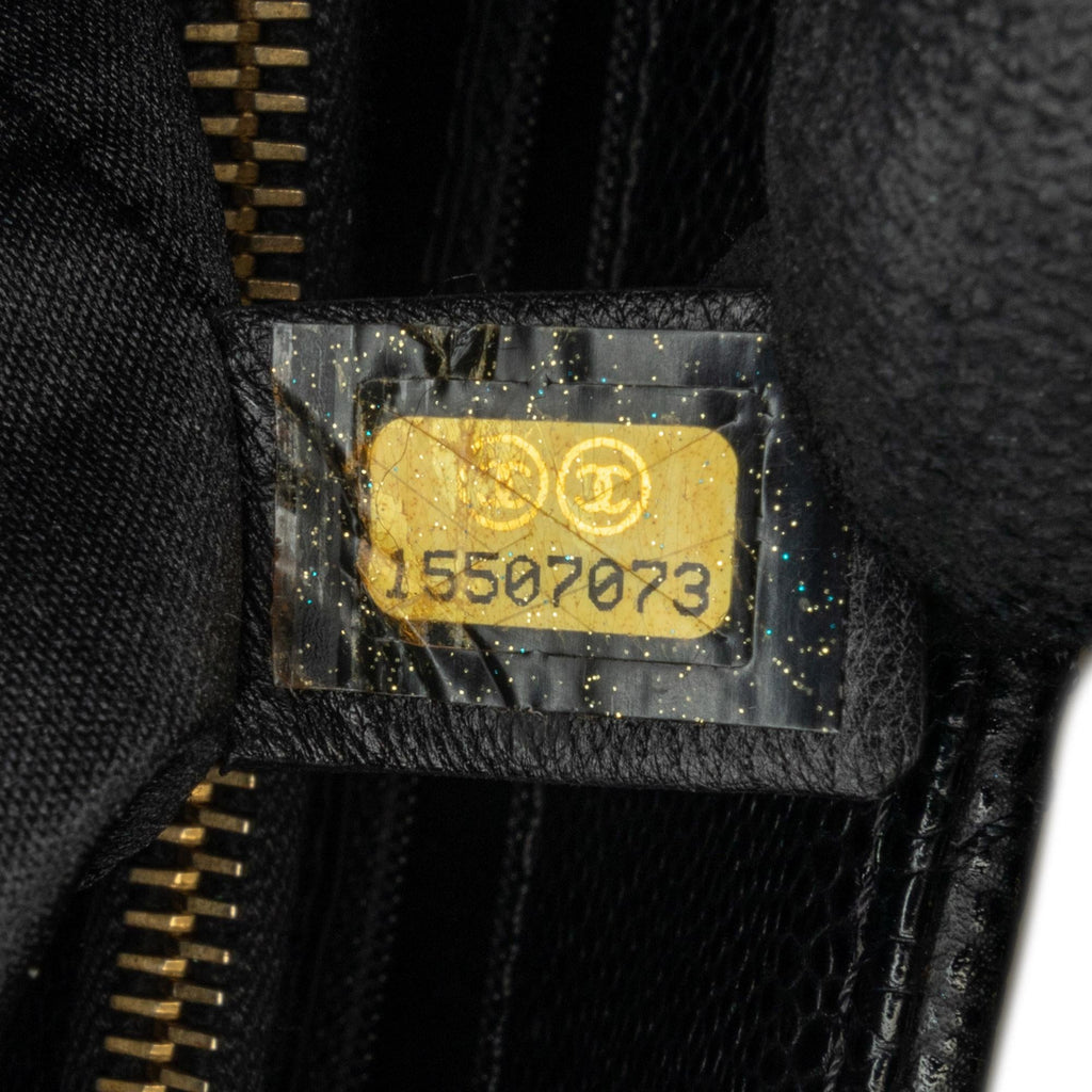 Chanel Caviar Grand Shopping Tote (SHG-LW8TUu)