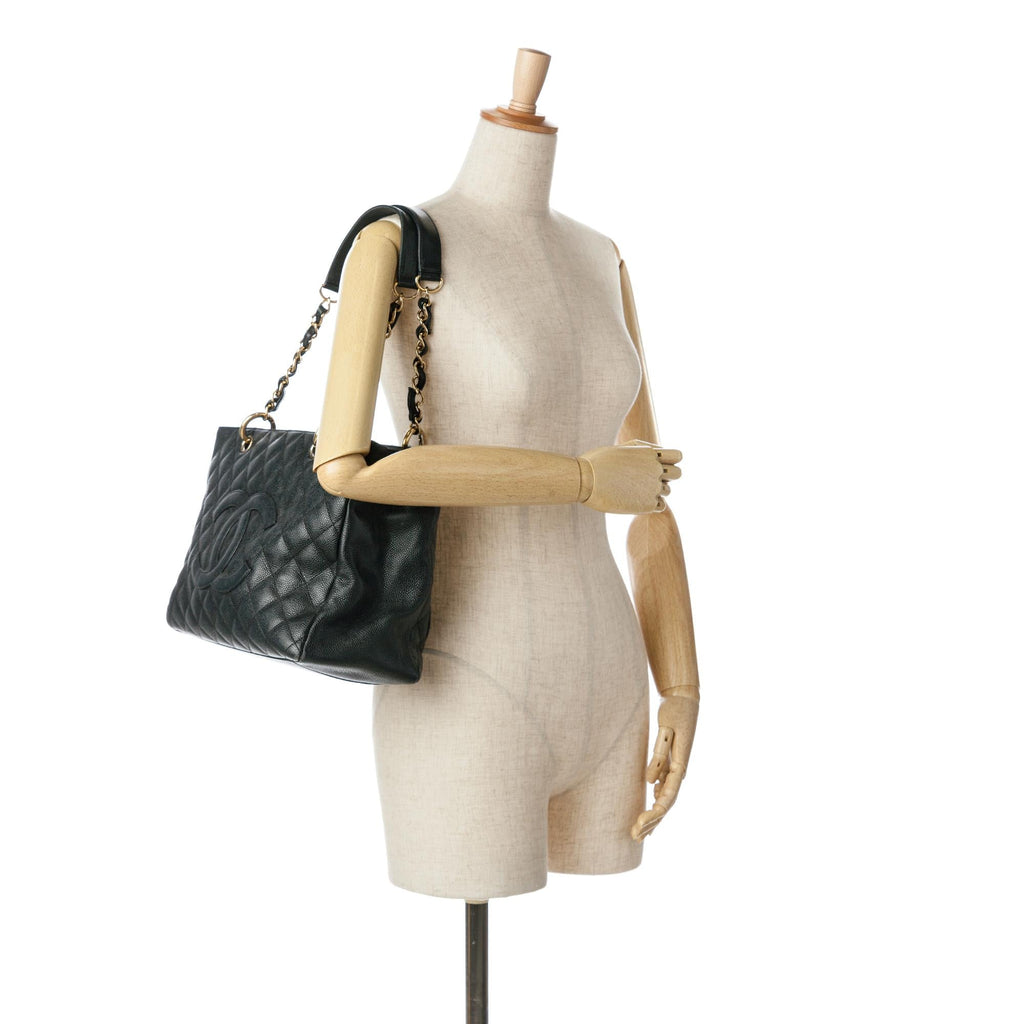 Chanel Caviar Grand Shopping Tote (SHG-ZEuBJd)