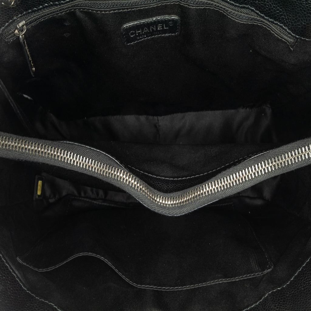 Chanel Caviar Grand Shopping Tote (SHG-UJa5nr)
