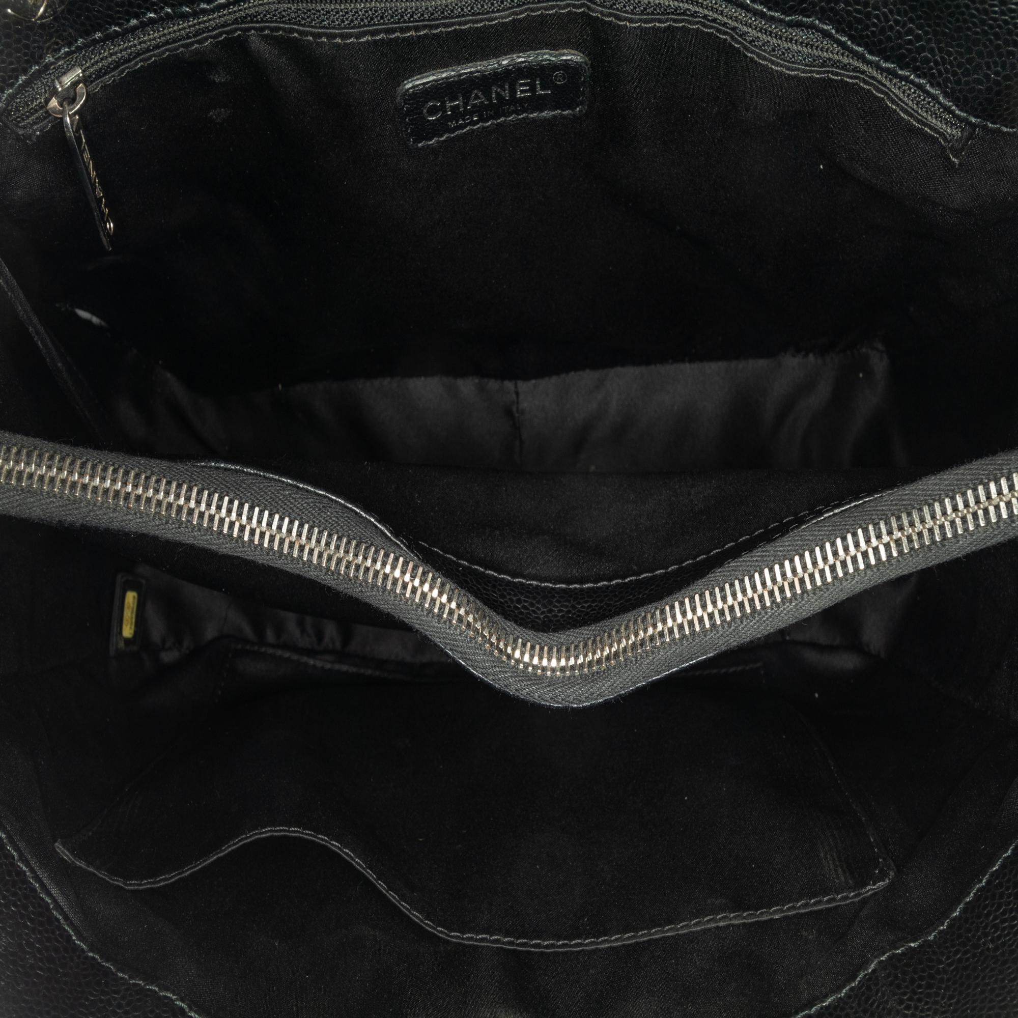 Chanel Caviar Grand Shopping Tote (SHG-UJa5nr)