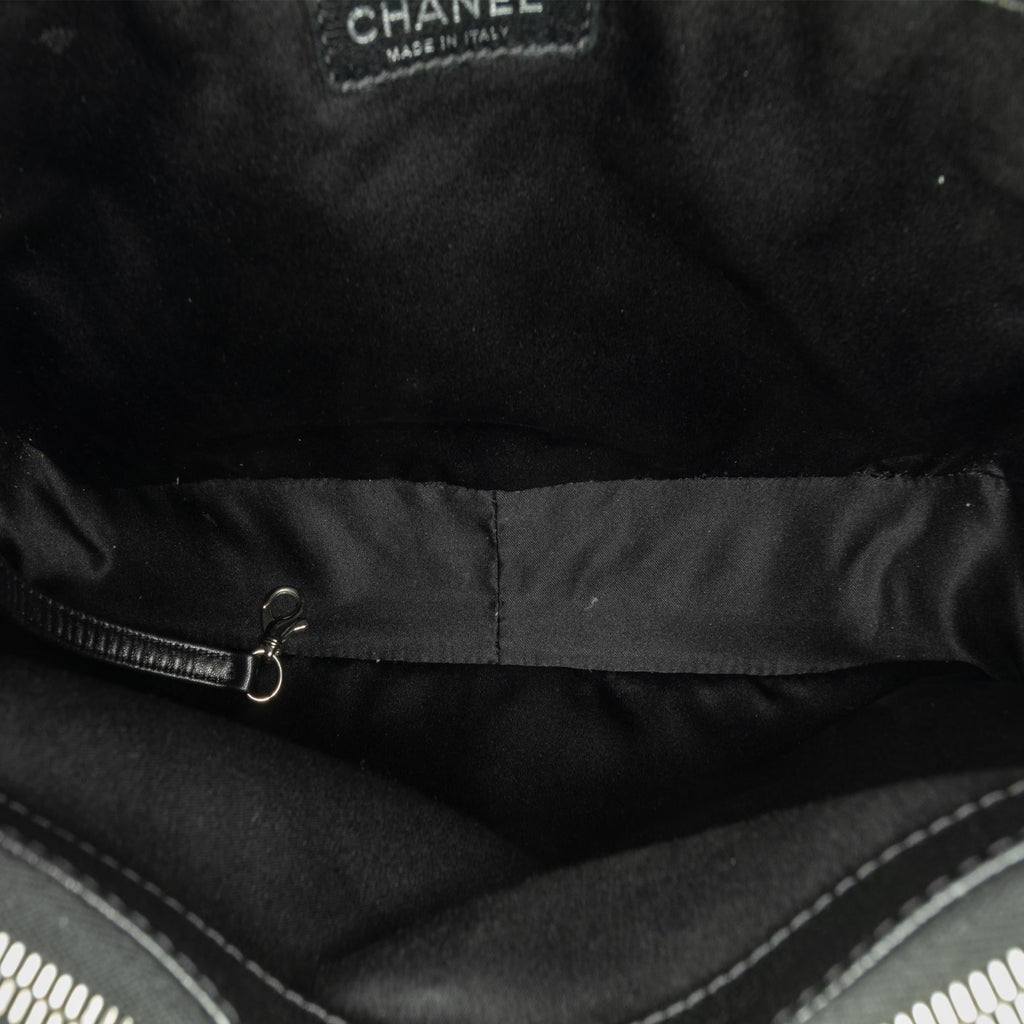 Chanel Caviar Grand Shopping Tote (SHG-UJa5nr)