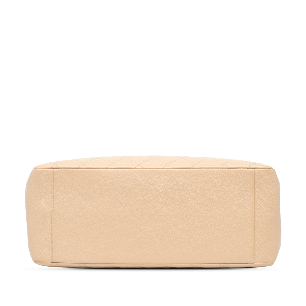 Chanel Caviar Grand Shopping Tote (SHG-wZDrX3)
