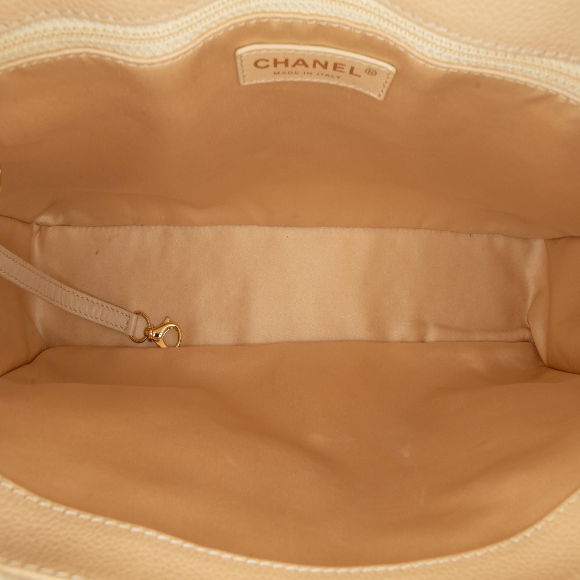 Chanel Caviar Grand Shopping Tote (SHG-wZDrX3)