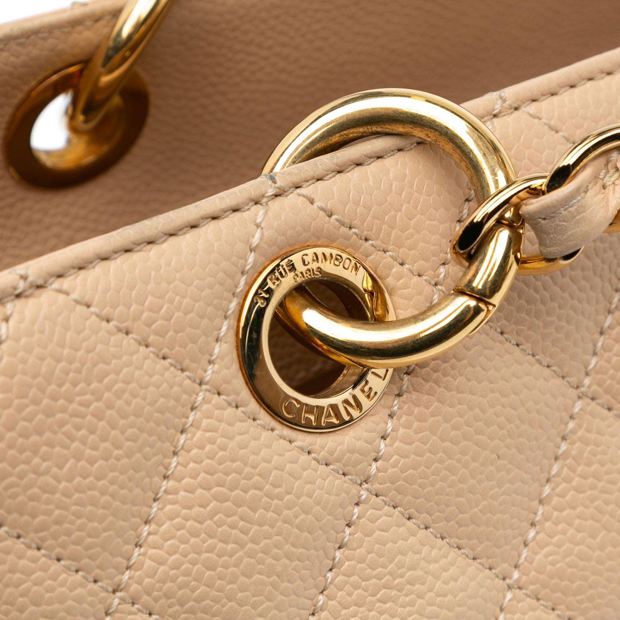 Chanel Caviar Grand Shopping Tote (SHG-wZDrX3)