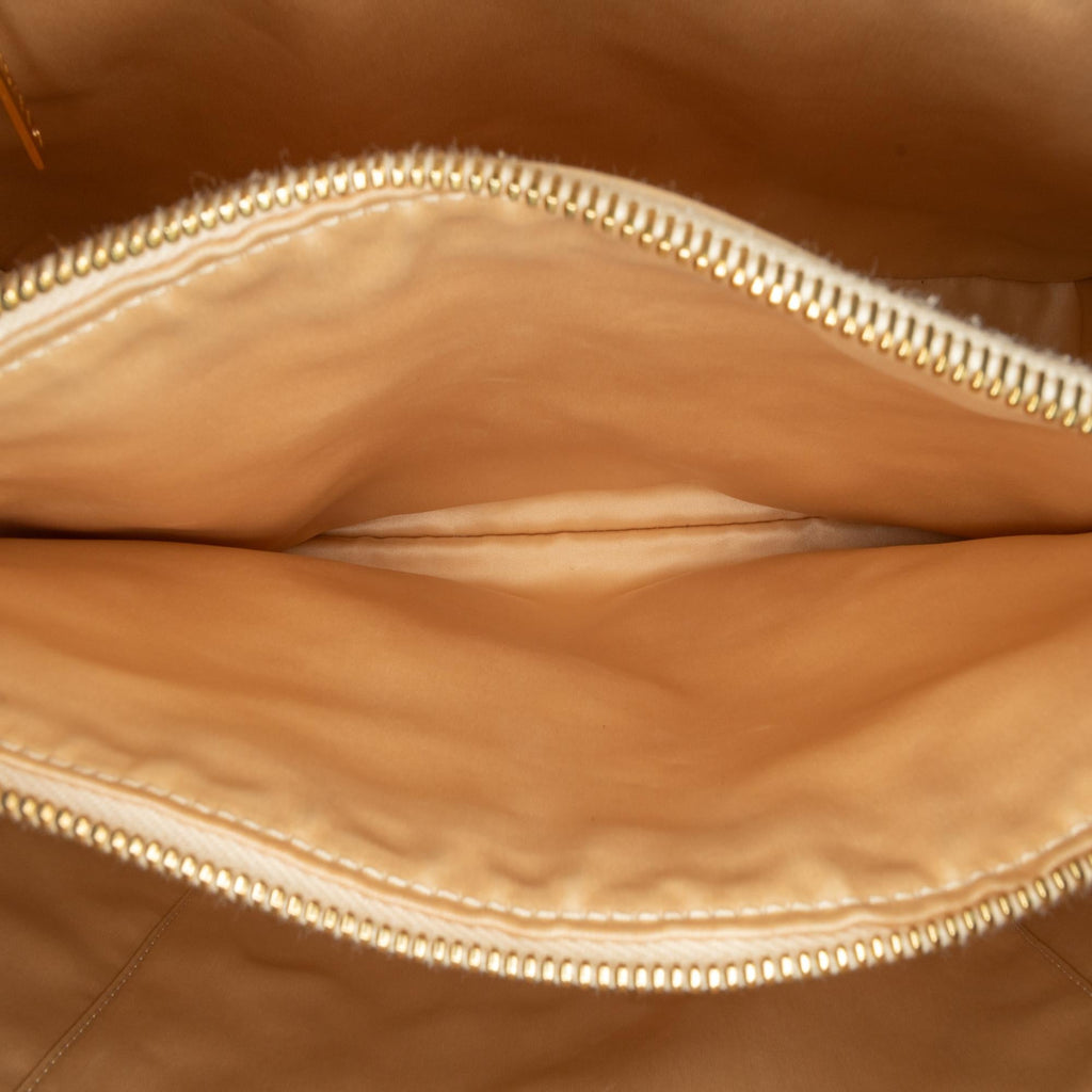 Chanel Caviar Grand Shopping Tote (SHG-wZDrX3)