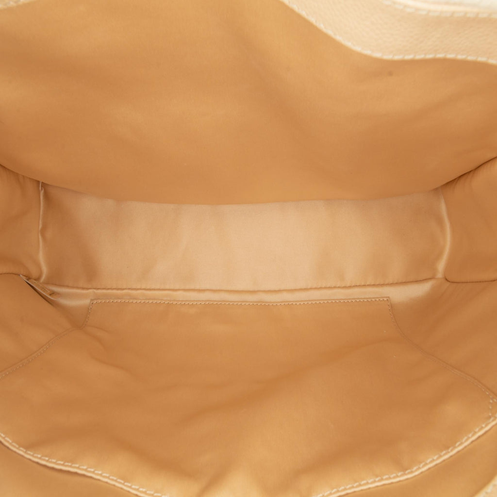 Chanel Caviar Grand Shopping Tote (SHG-wZDrX3)