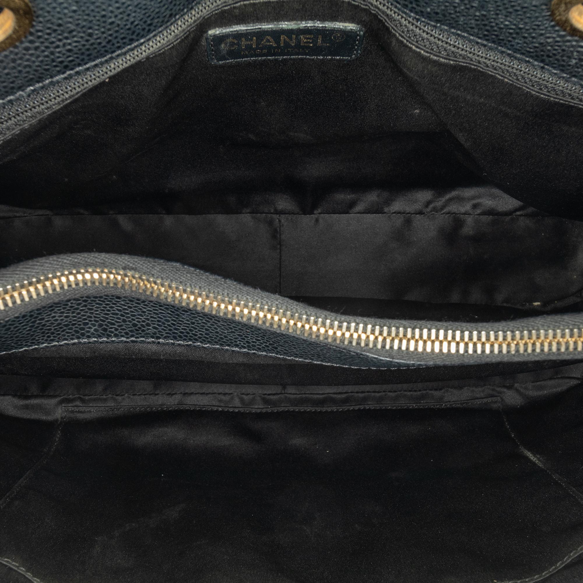 Chanel Caviar Grand Shopping Tote (SHG-2PDEAG)