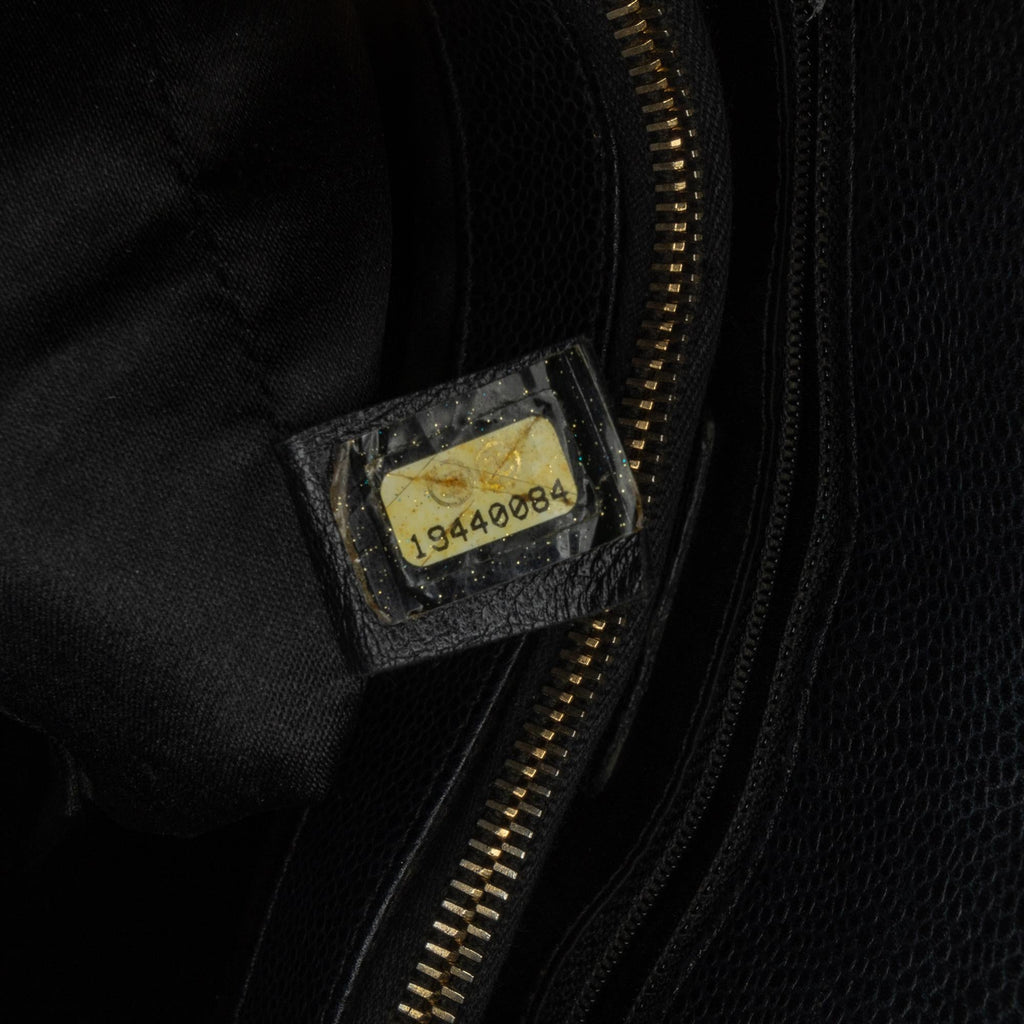 Chanel Caviar Grand Shopping Tote (SHG-2PDEAG)