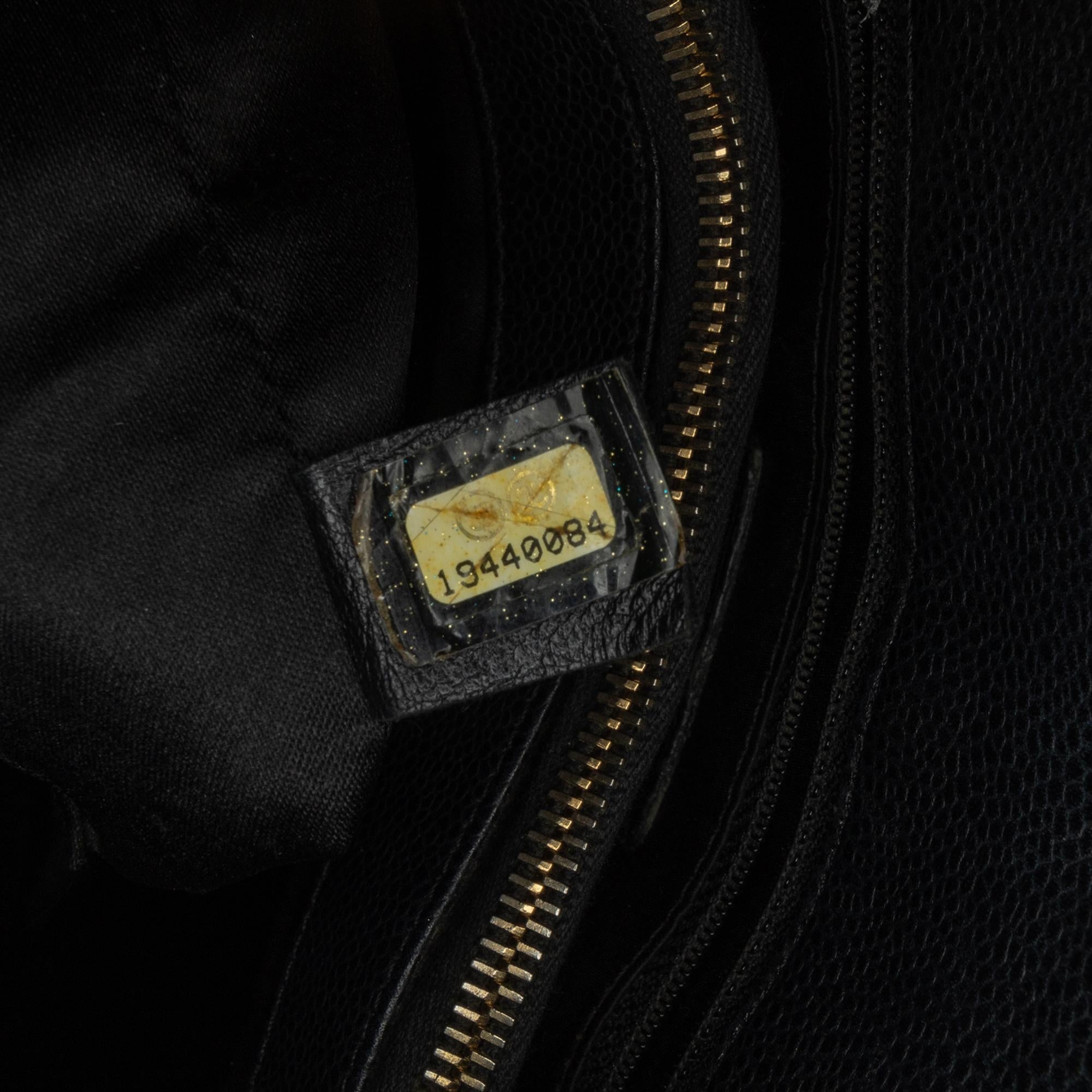 Chanel Caviar Grand Shopping Tote (SHG-2PDEAG)