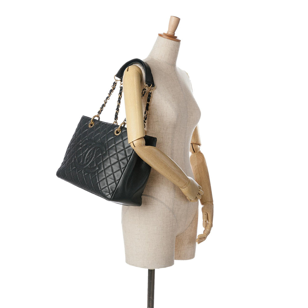 Chanel Caviar Grand Shopping Tote (SHG-2PDEAG)