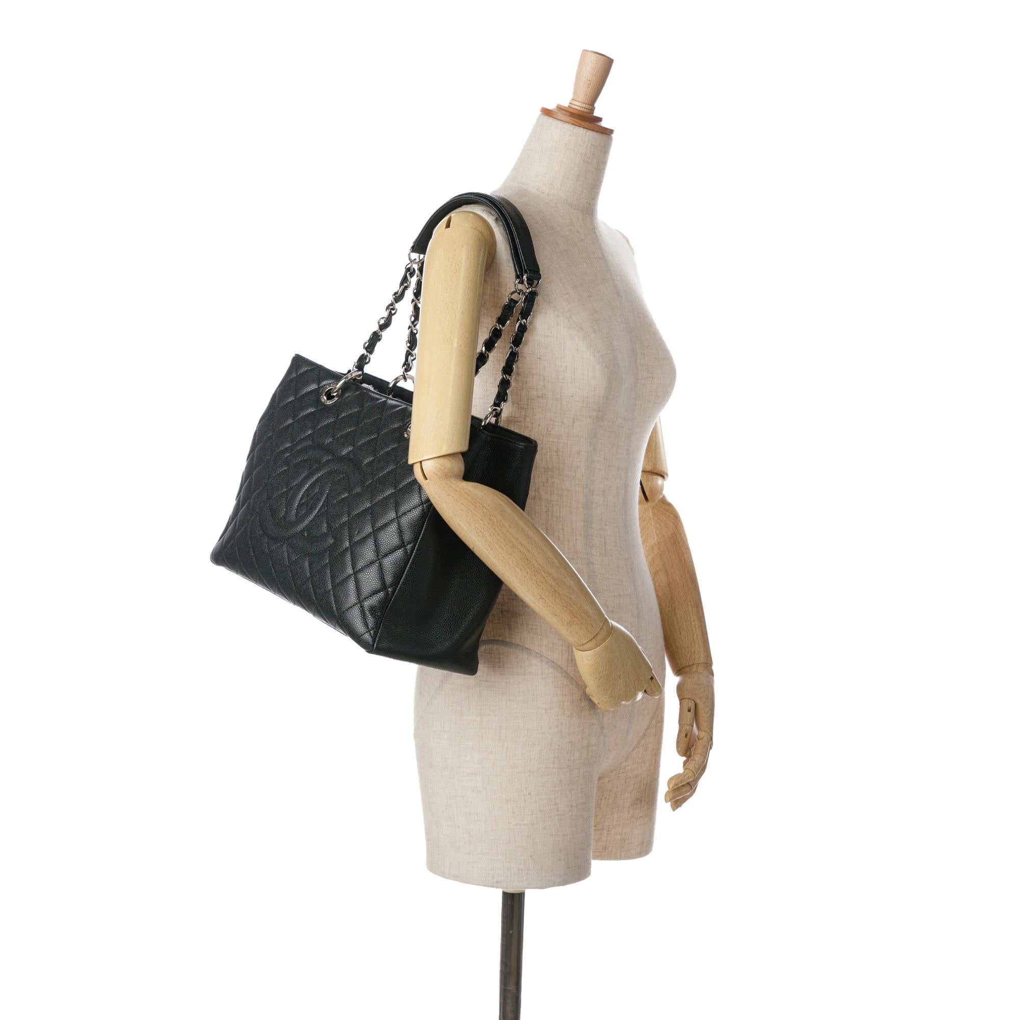 Chanel Caviar Grand Shopping Tote (SHG-BABGfj)