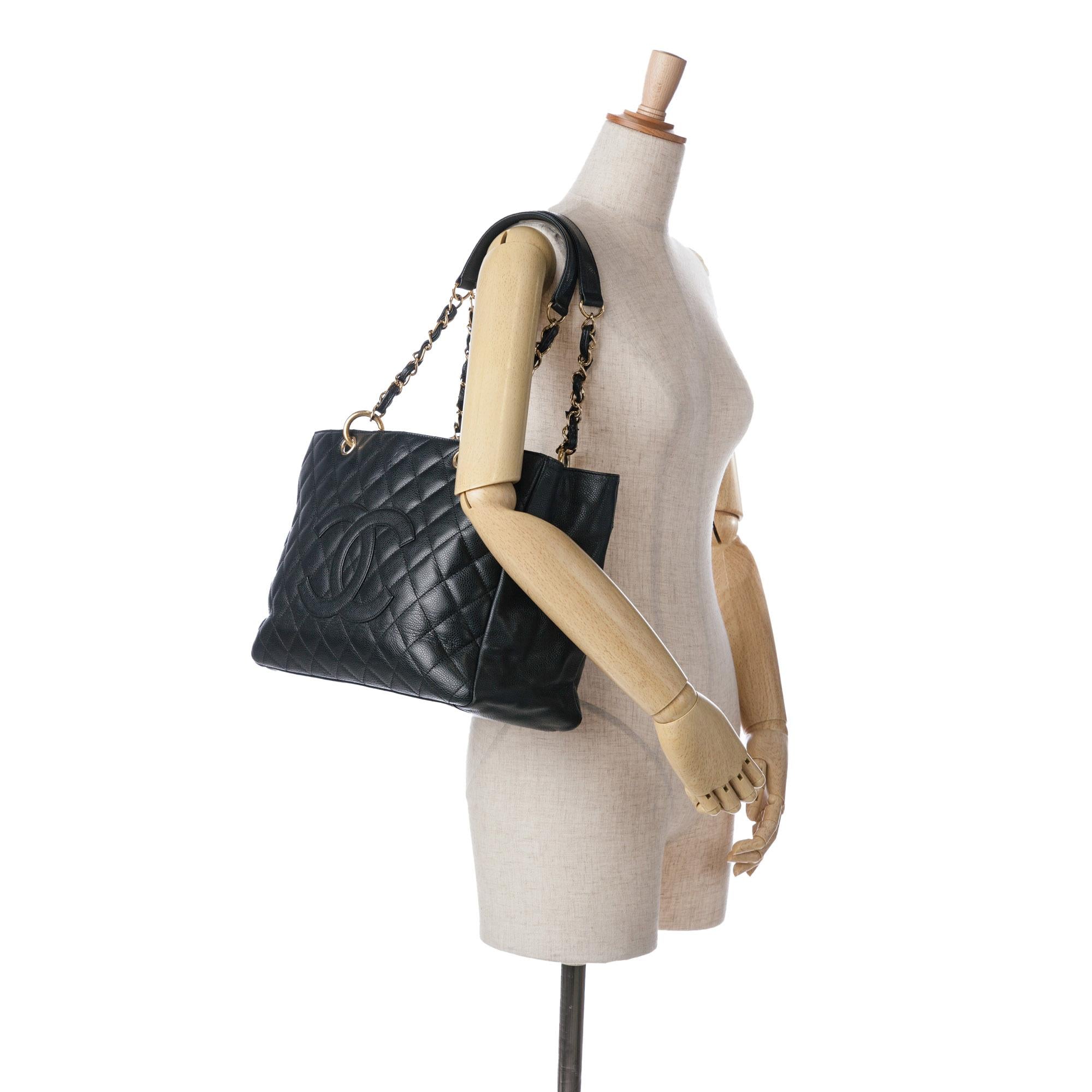 Chanel Caviar Grand Shopping Tote (SHG-IBcR9n)