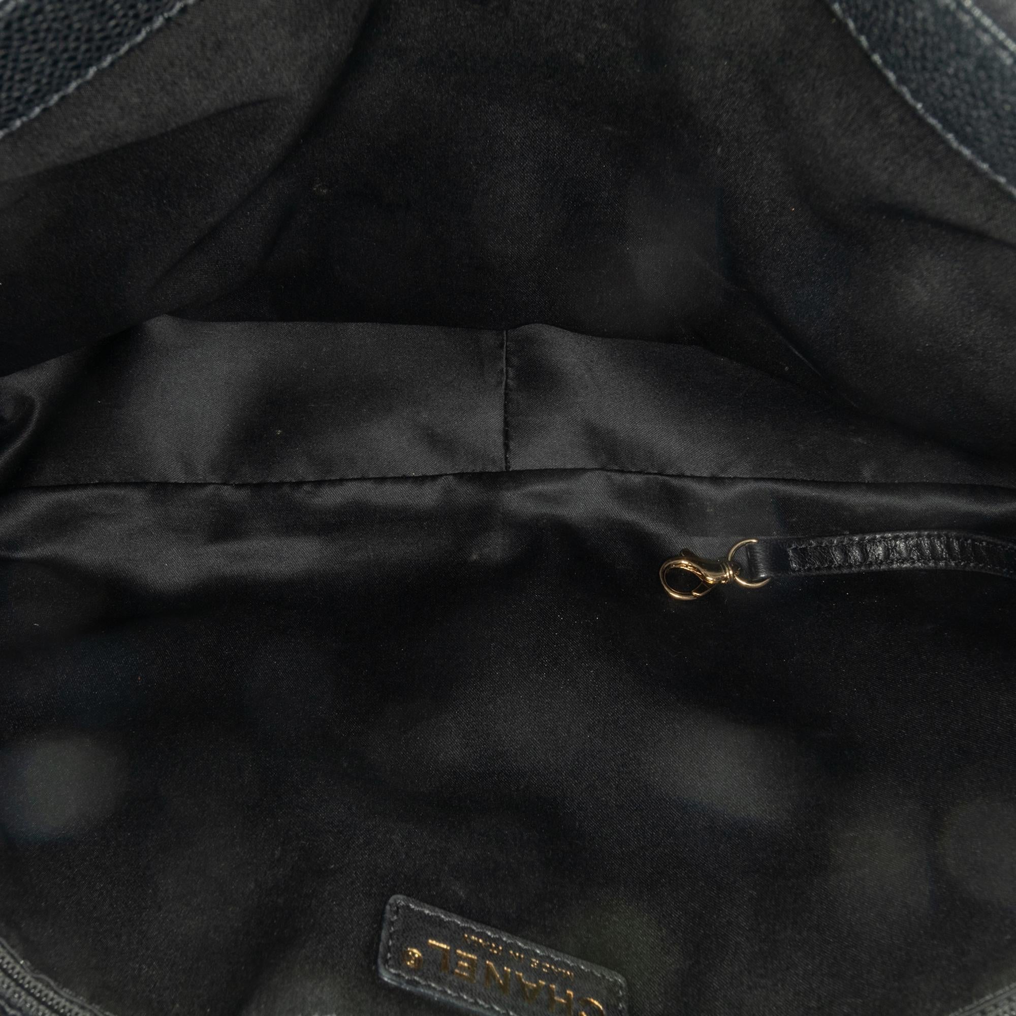 Chanel Caviar Grand Shopping Tote (SHG-abR3gO)