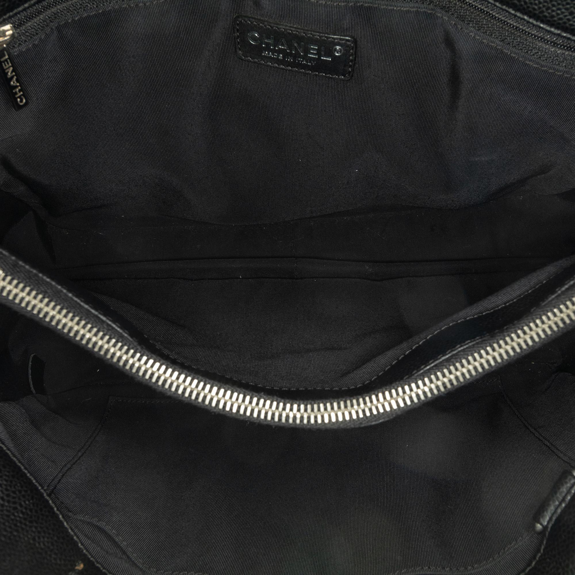 Chanel Caviar Grand Shopping Tote (SHG-sAOTMf)