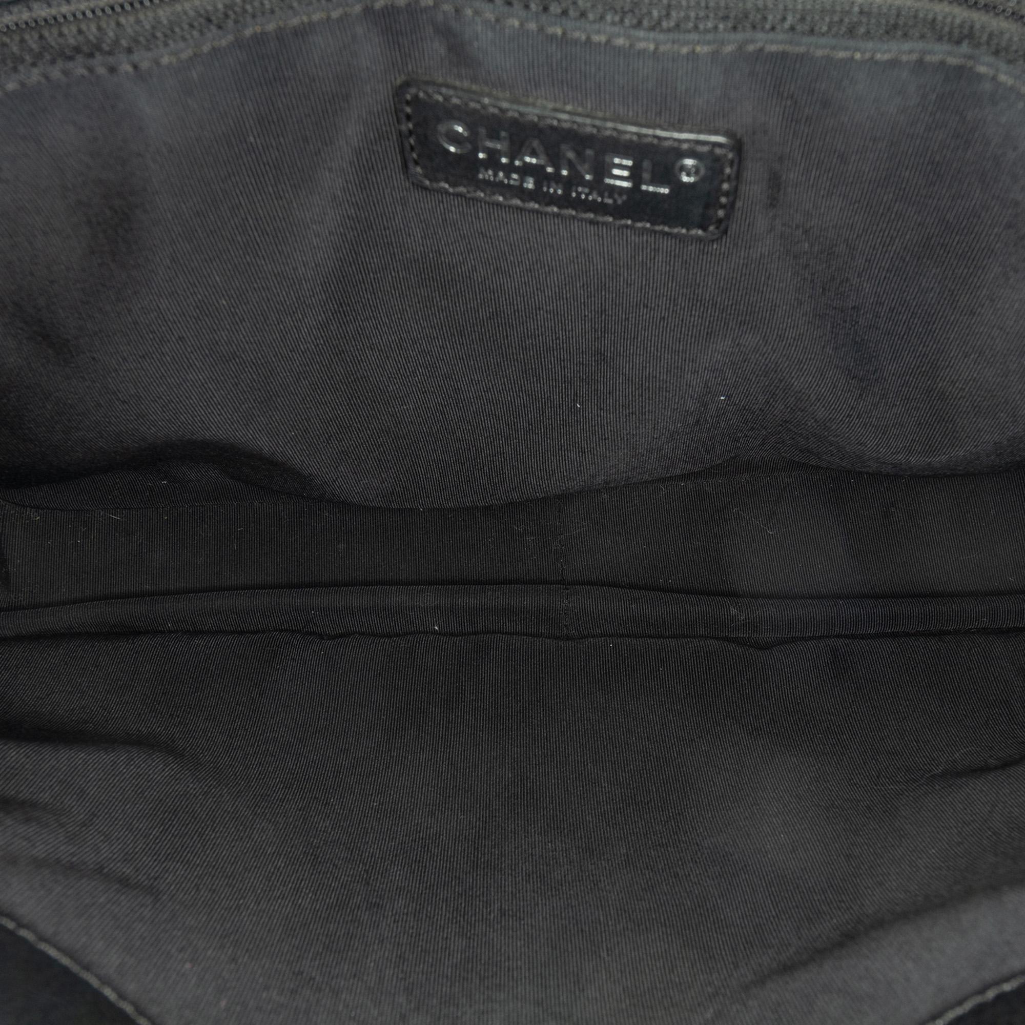 Chanel Caviar Grand Shopping Tote (SHG-sAOTMf)