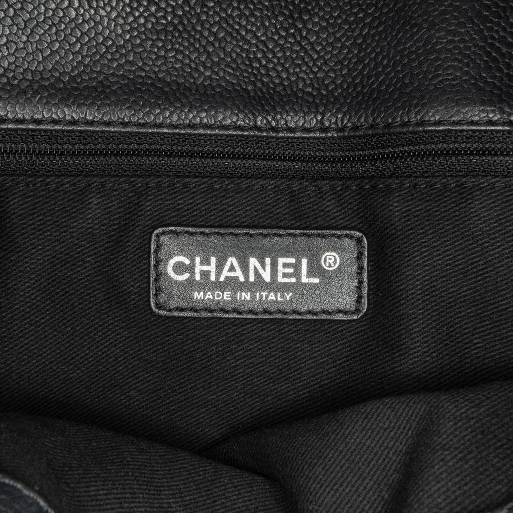 Chanel Caviar Grand Shopping Tote (SHG-UvGGph)