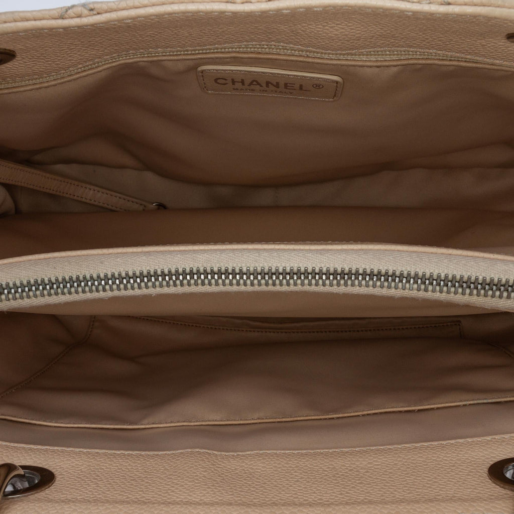 Chanel Caviar Grand Shopping Tote (SHG-SVwueC)