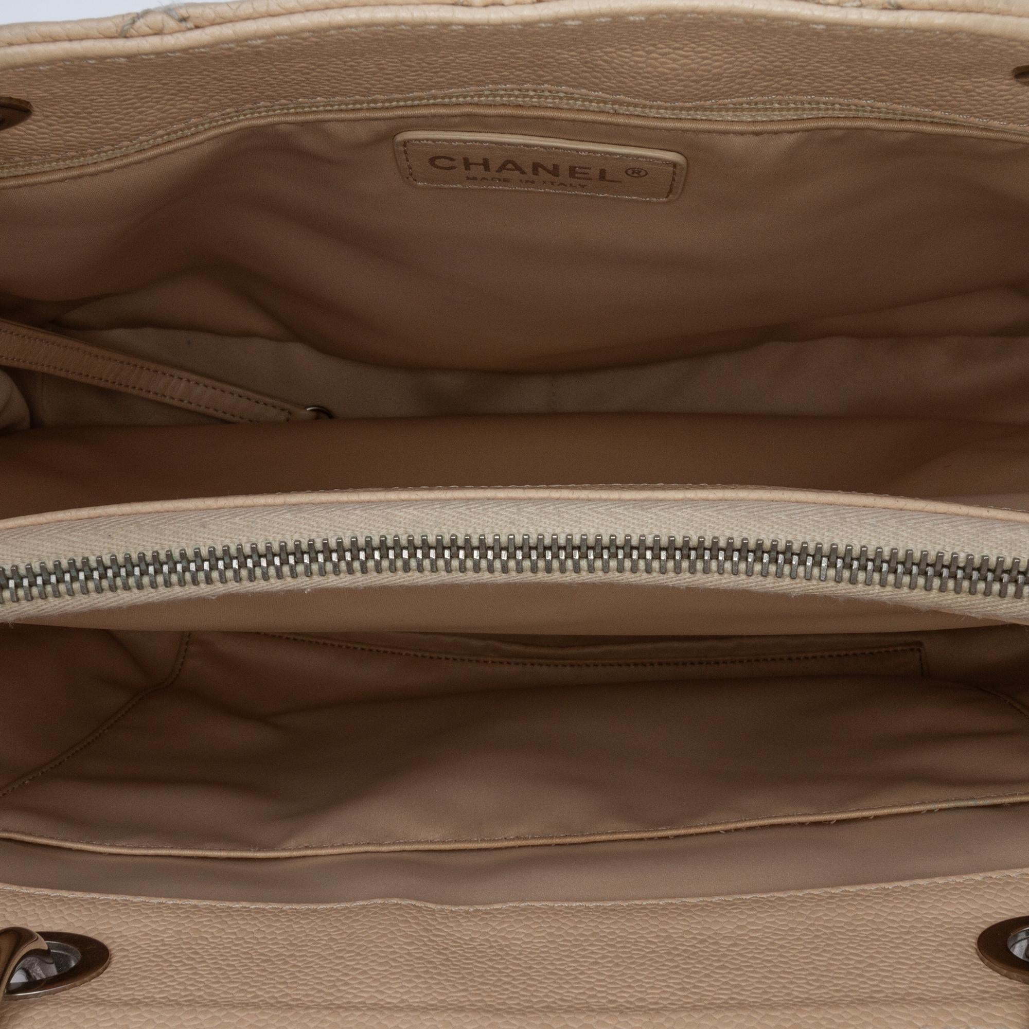 Chanel Caviar Grand Shopping Tote (SHG-SVwueC)