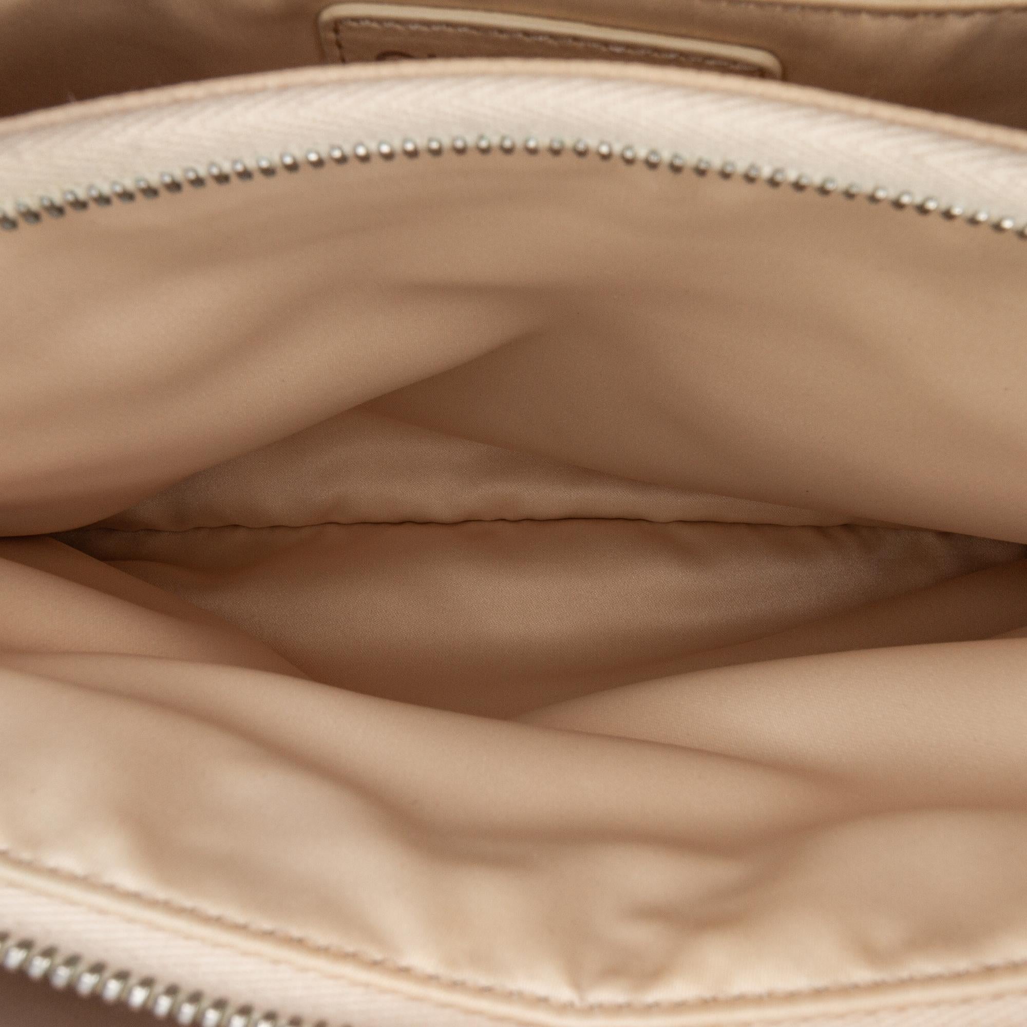 Chanel Caviar Grand Shopping Tote (SHG-SVwueC)