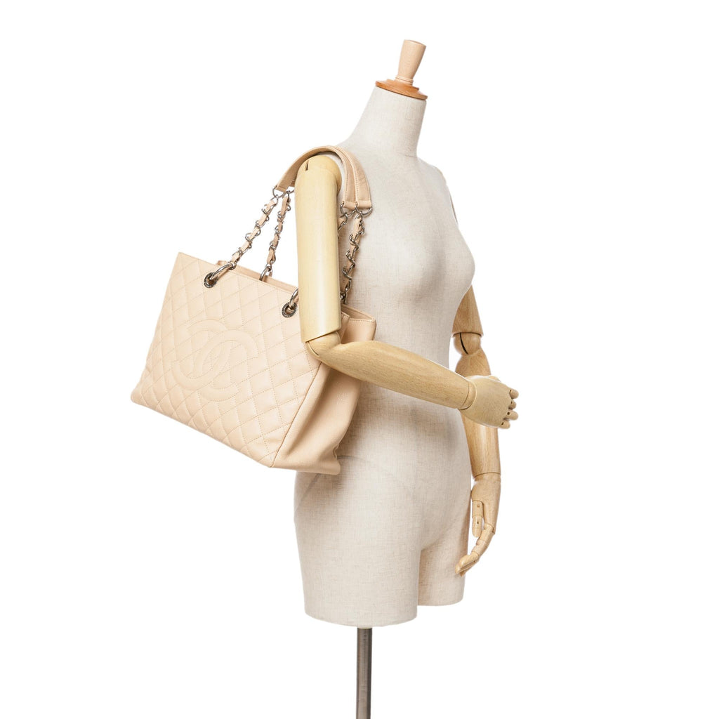 Chanel Caviar Grand Shopping Tote (SHG-SVwueC)