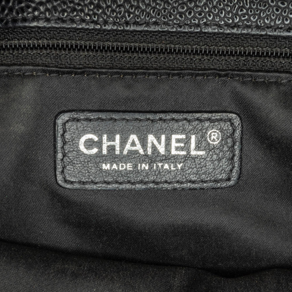 Chanel Caviar Grand Shopping Tote (SHG-WmeyV6)
