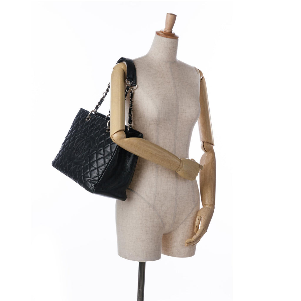 Chanel Caviar Grand Shopping Tote (SHG-WmeyV6)
