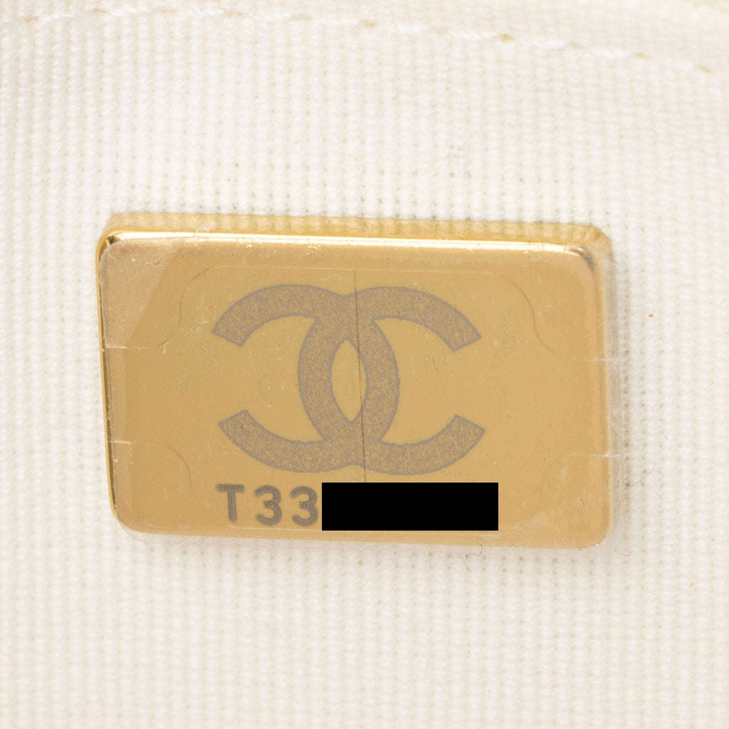 Chanel Caviar Leather Boy Wallet on Chain (SHF-z9WBsL)