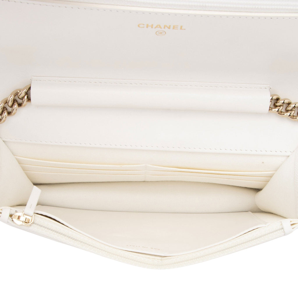 Chanel Caviar Leather Boy Wallet on Chain (SHF-z9WBsL)