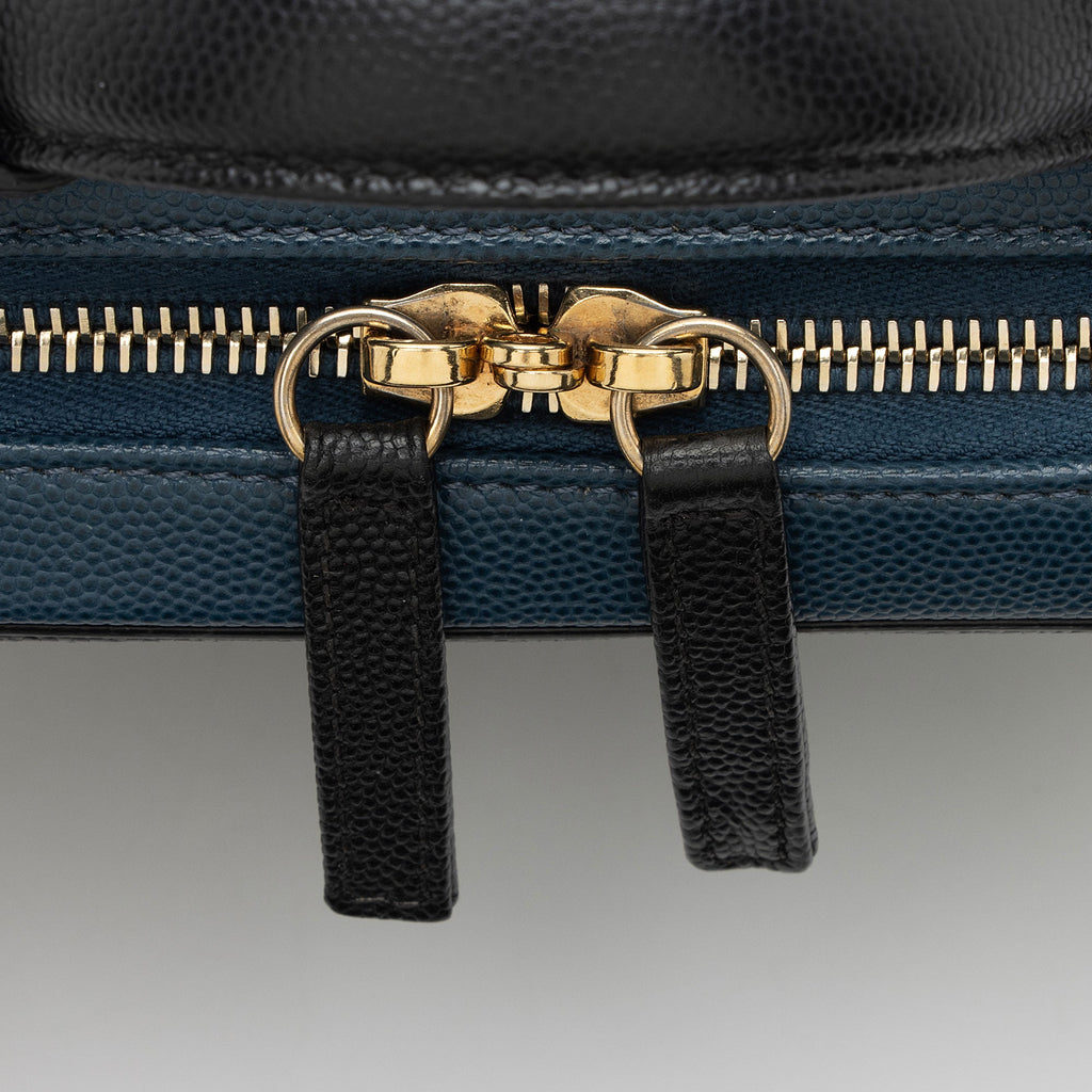 Chanel Caviar Leather CC Filigree Medium Vanity Case
