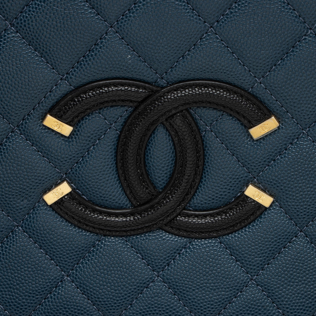 Chanel Caviar Leather CC Filigree Medium Vanity Case