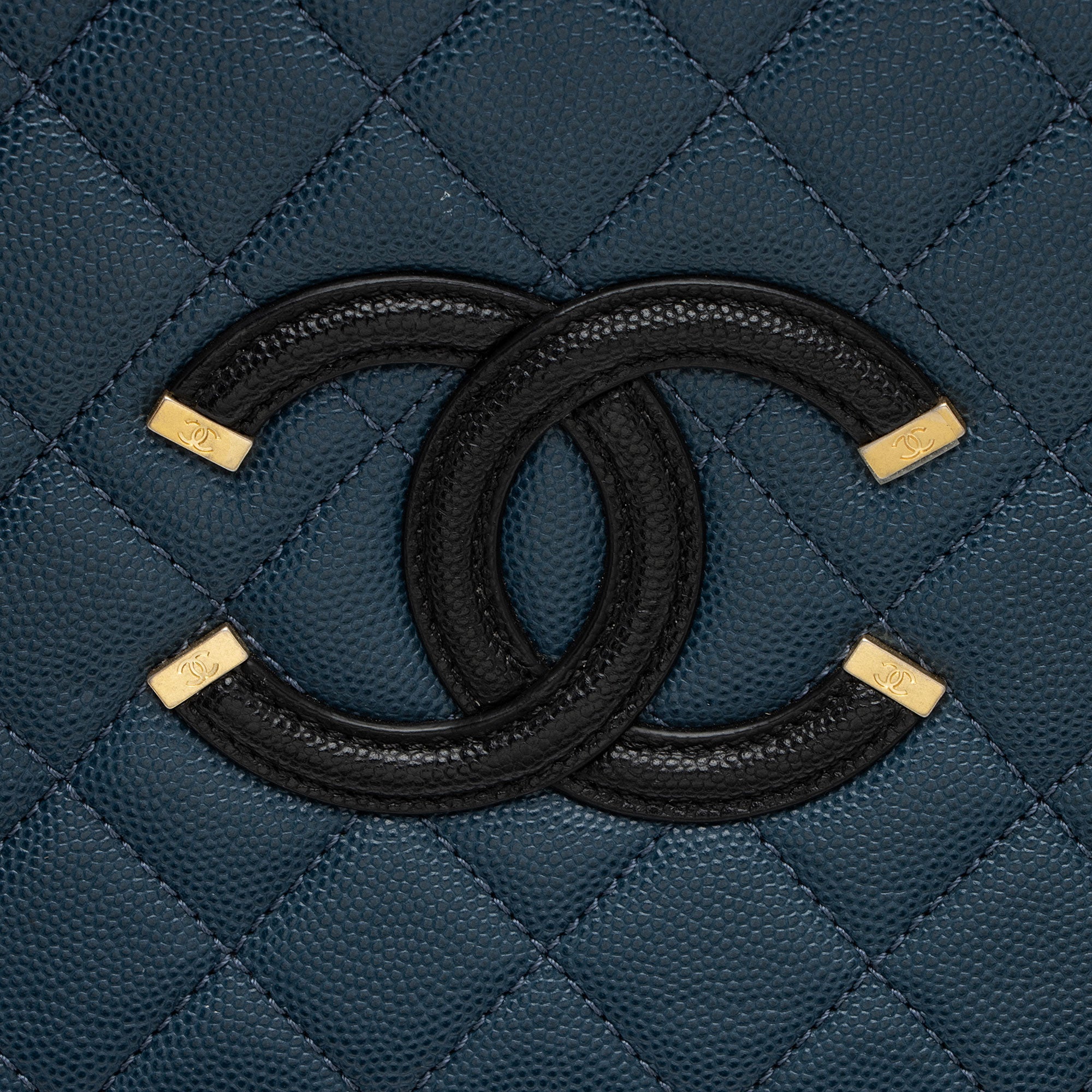 Chanel Caviar Leather CC Filigree Medium Vanity Case