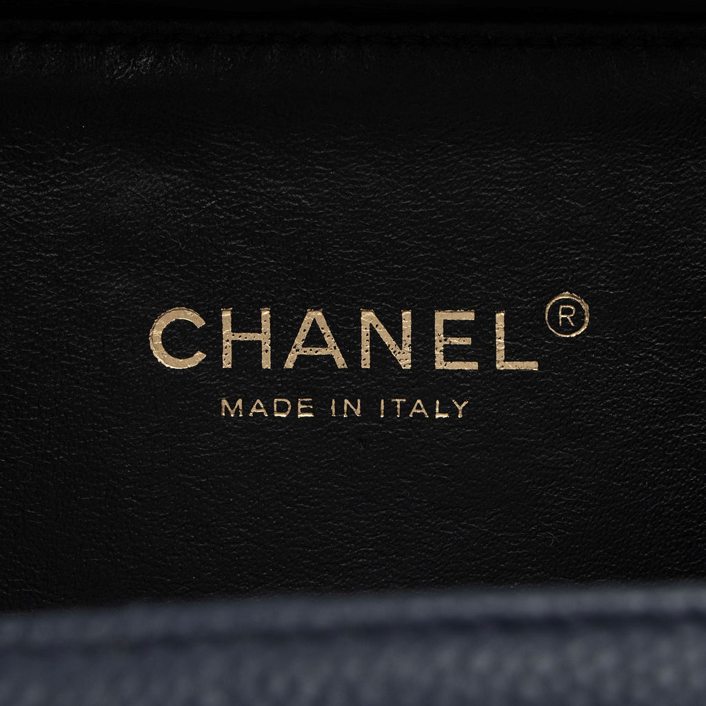 Chanel Caviar Leather CC Filigree Small Vanity Case (SHF-v02lq3)