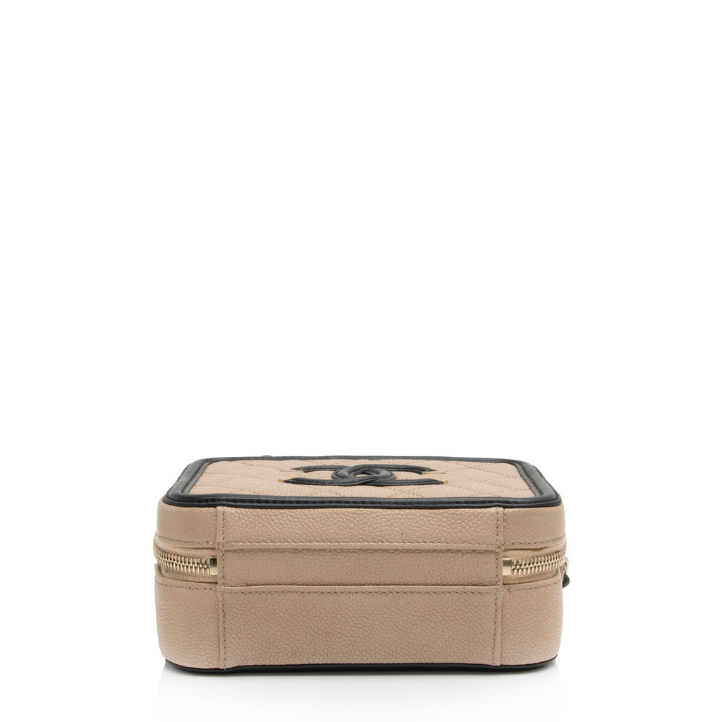 Chanel Caviar Leather CC Filigree Small Vanity Case (SHF-EhFdu3)