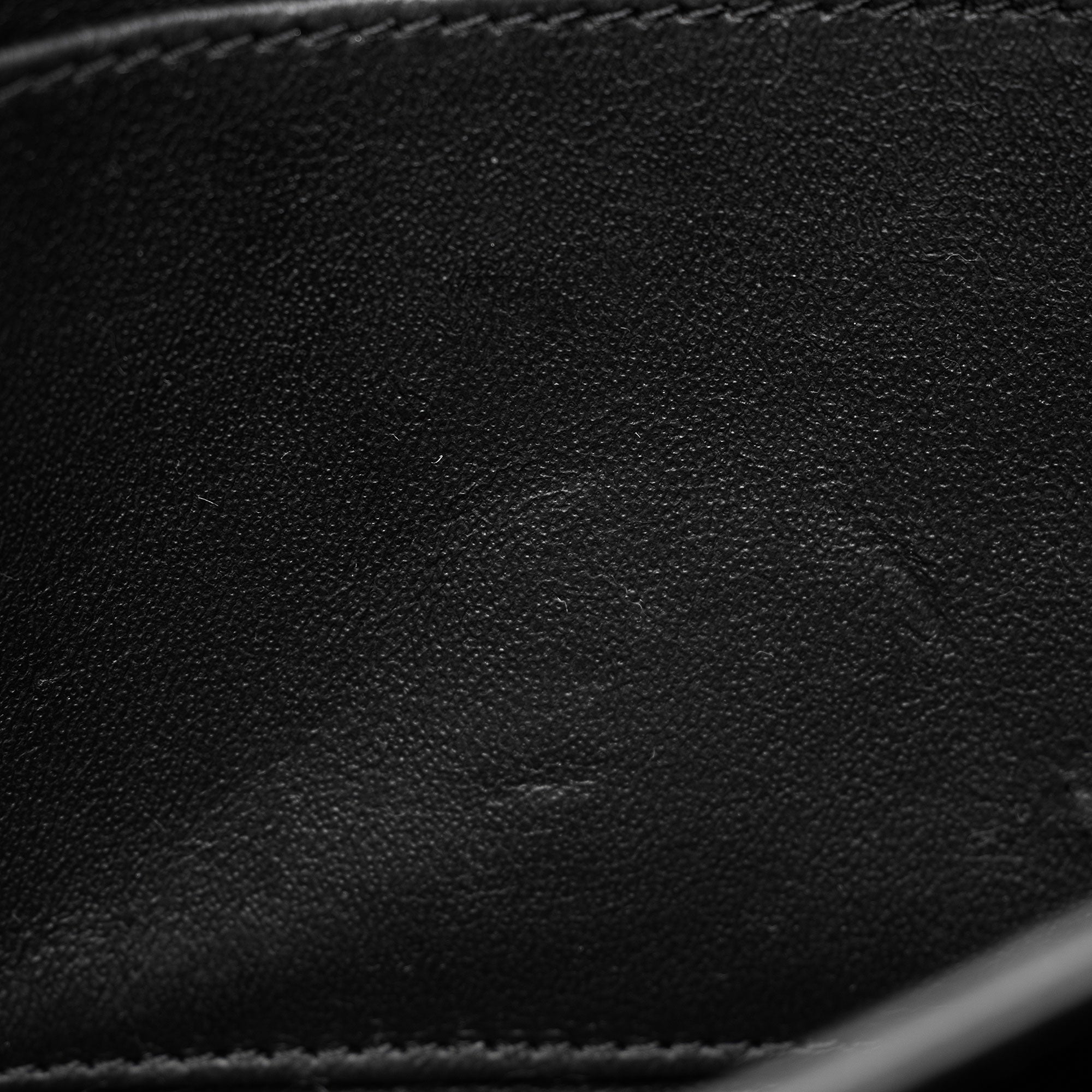 Chanel Caviar Leather CC Filigree Small Vanity Case (SHF-EhFdu3)