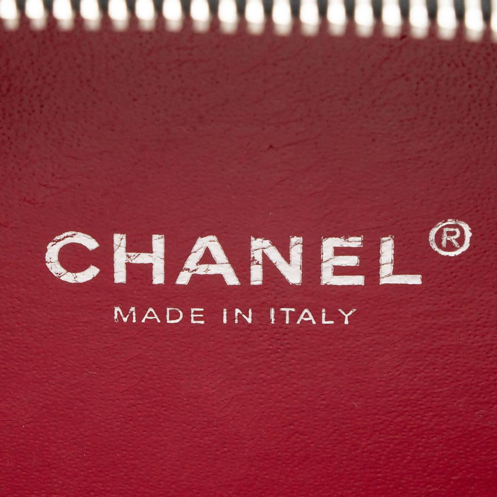 Chanel Caviar Leather CC Filigree Small Vanity Case