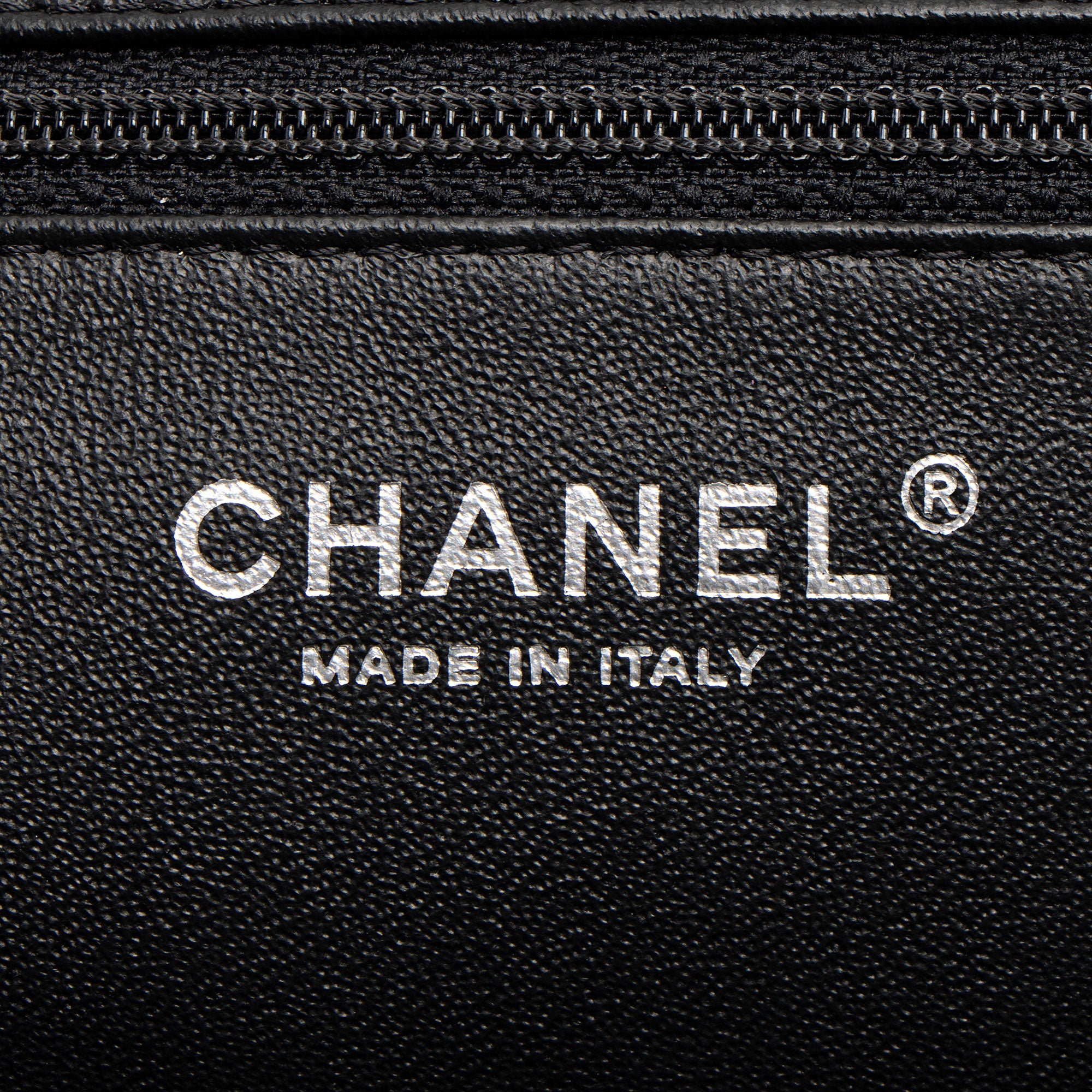 Chanel Caviar Leather CC Frame Clutch (SHF-sS7xNc)