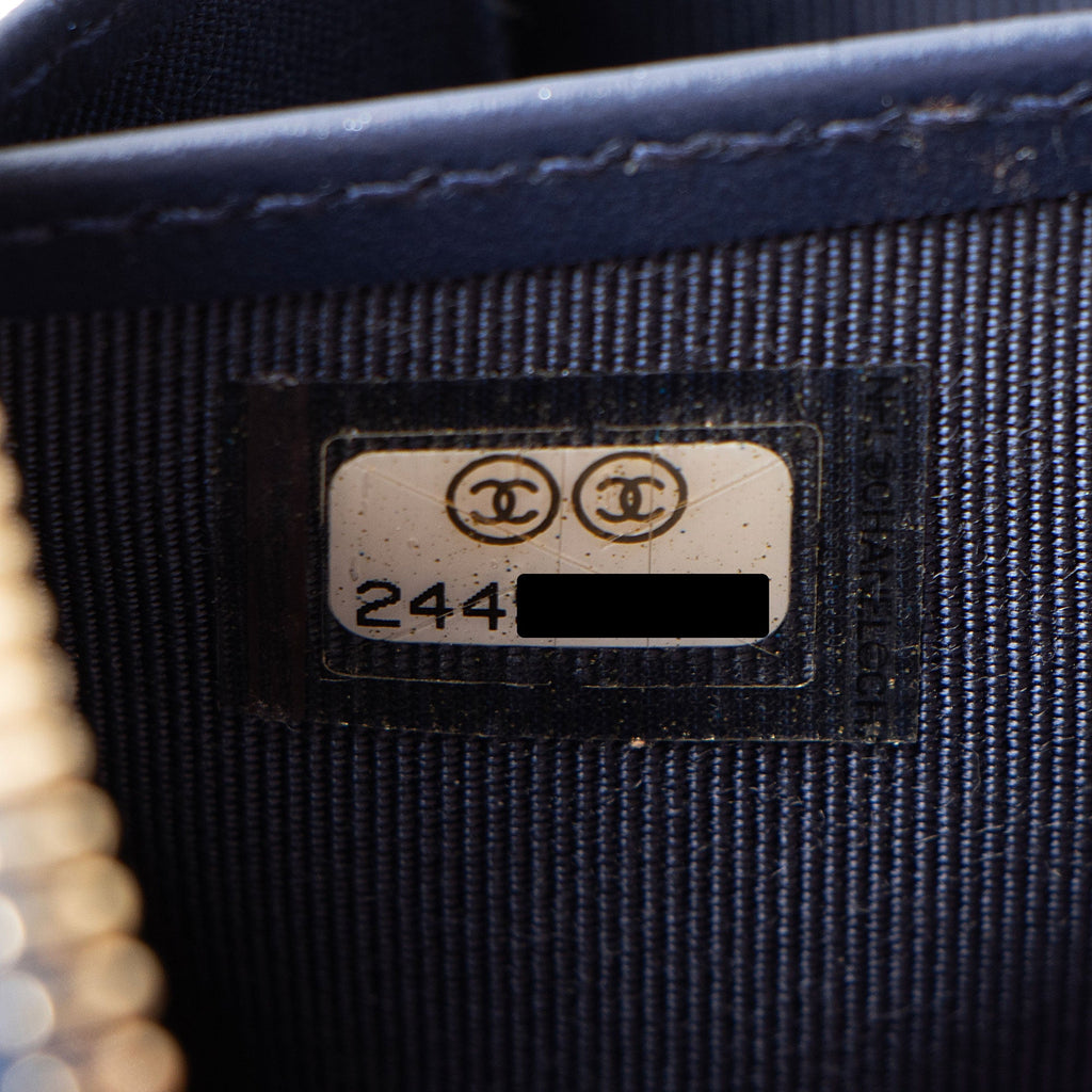 Chanel Caviar Leather CC Zip Around Wallet (SHF-dr4Upy)
