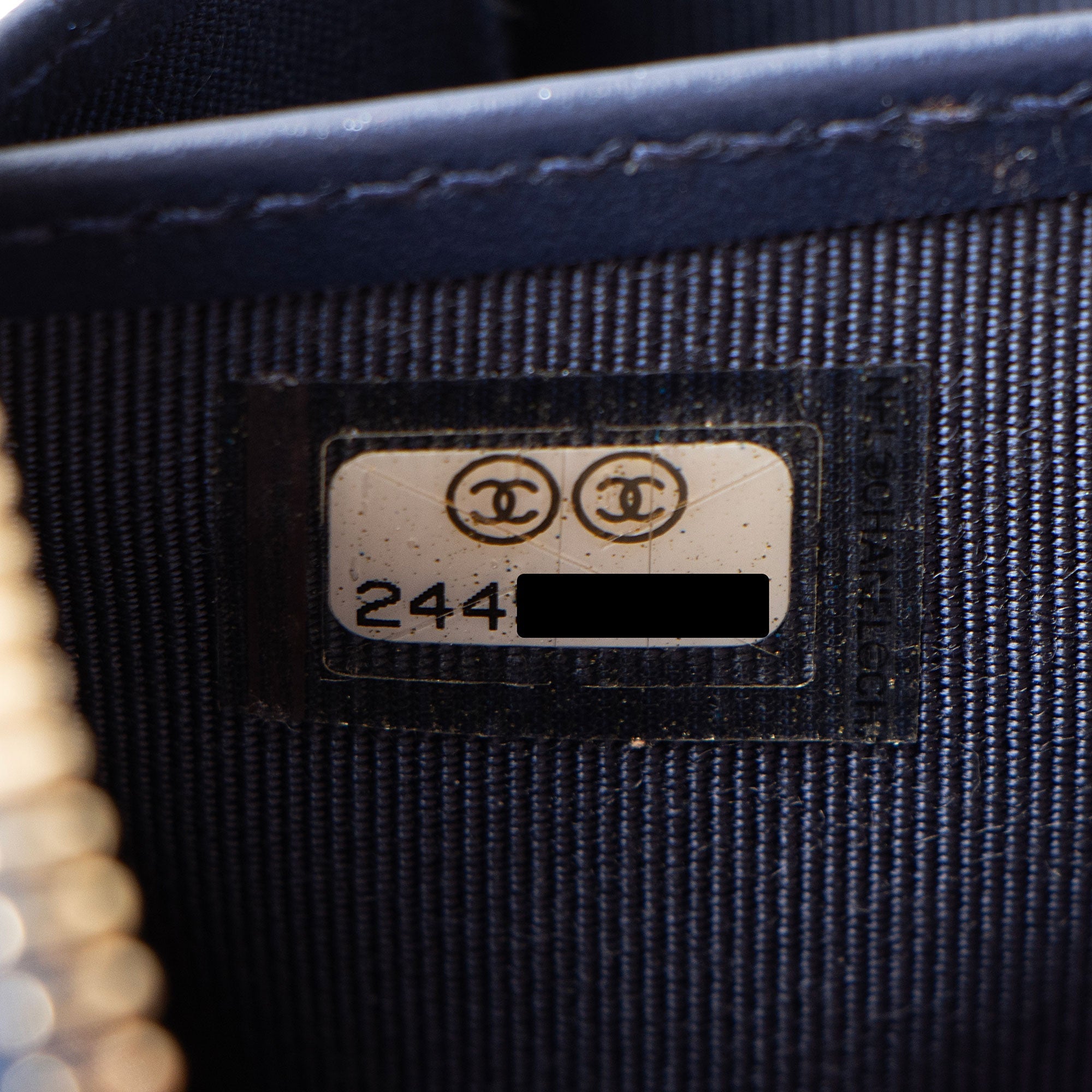 Chanel Caviar Leather CC Zip Around Wallet (SHF-dr4Upy)