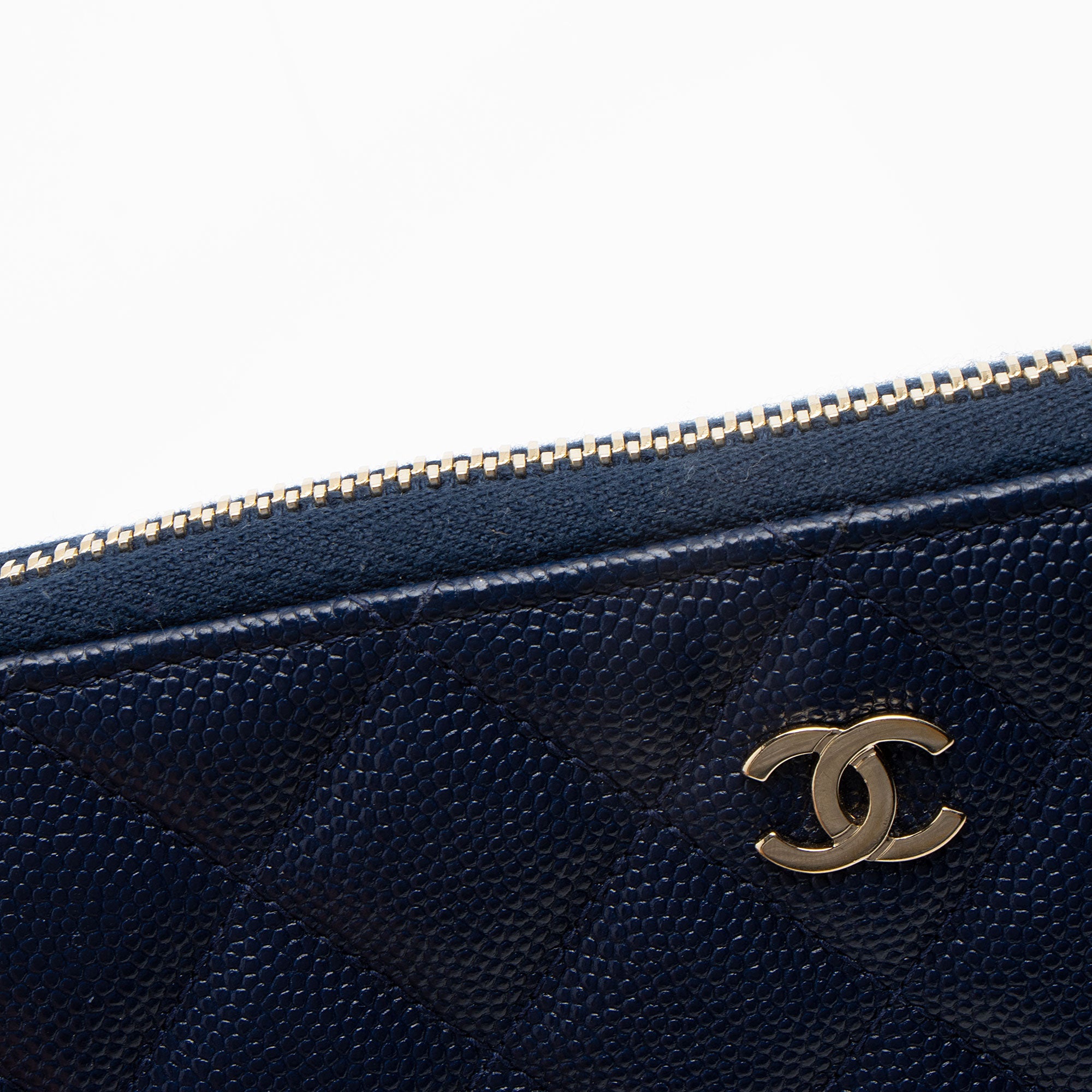 Chanel Caviar Leather CC Zip Around Wallet (SHF-dr4Upy)