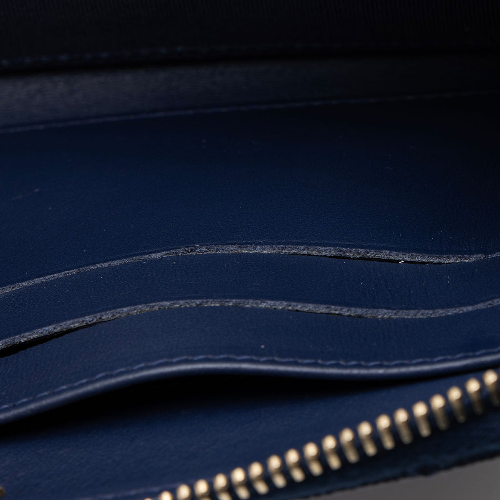 Chanel Caviar Leather CC Zip Around Wallet (SHF-dr4Upy)