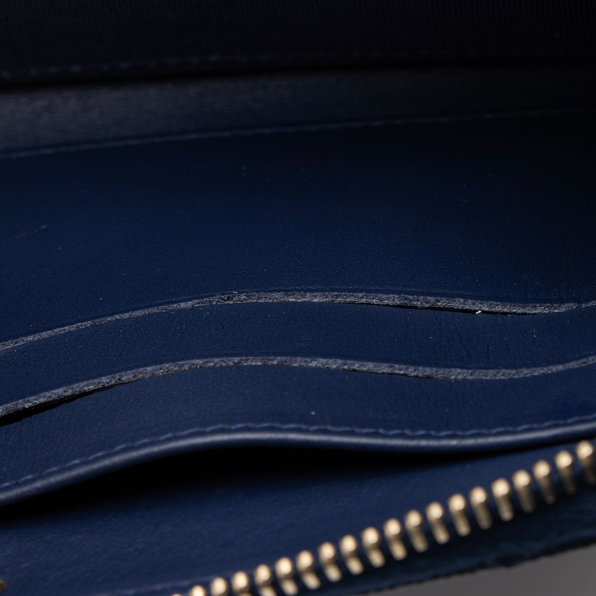 Chanel Caviar Leather CC Zip Around Wallet (SHF-dr4Upy)