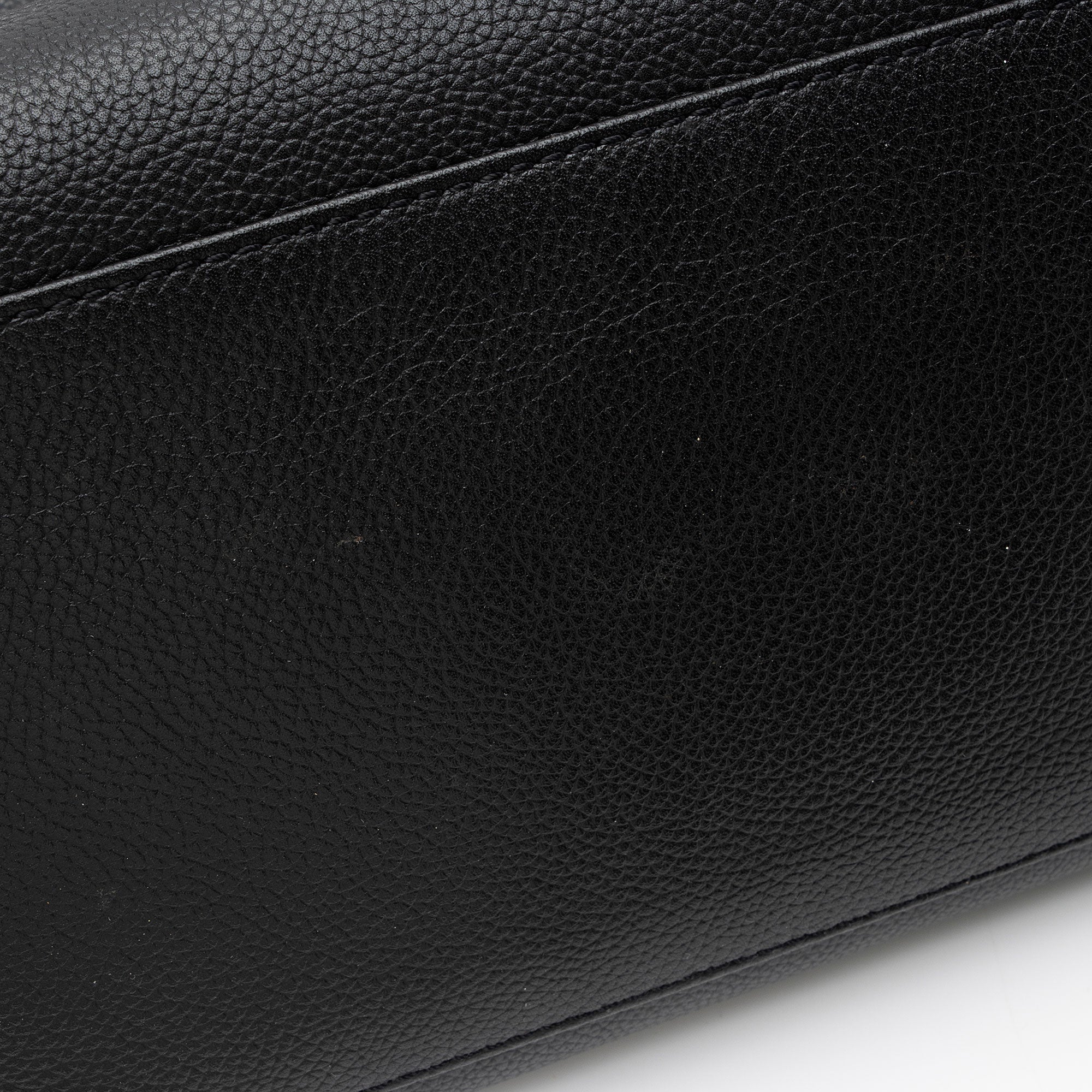 Chanel Caviar Leather Cerf Classic Executive Tote (SHF-vQMVxy)