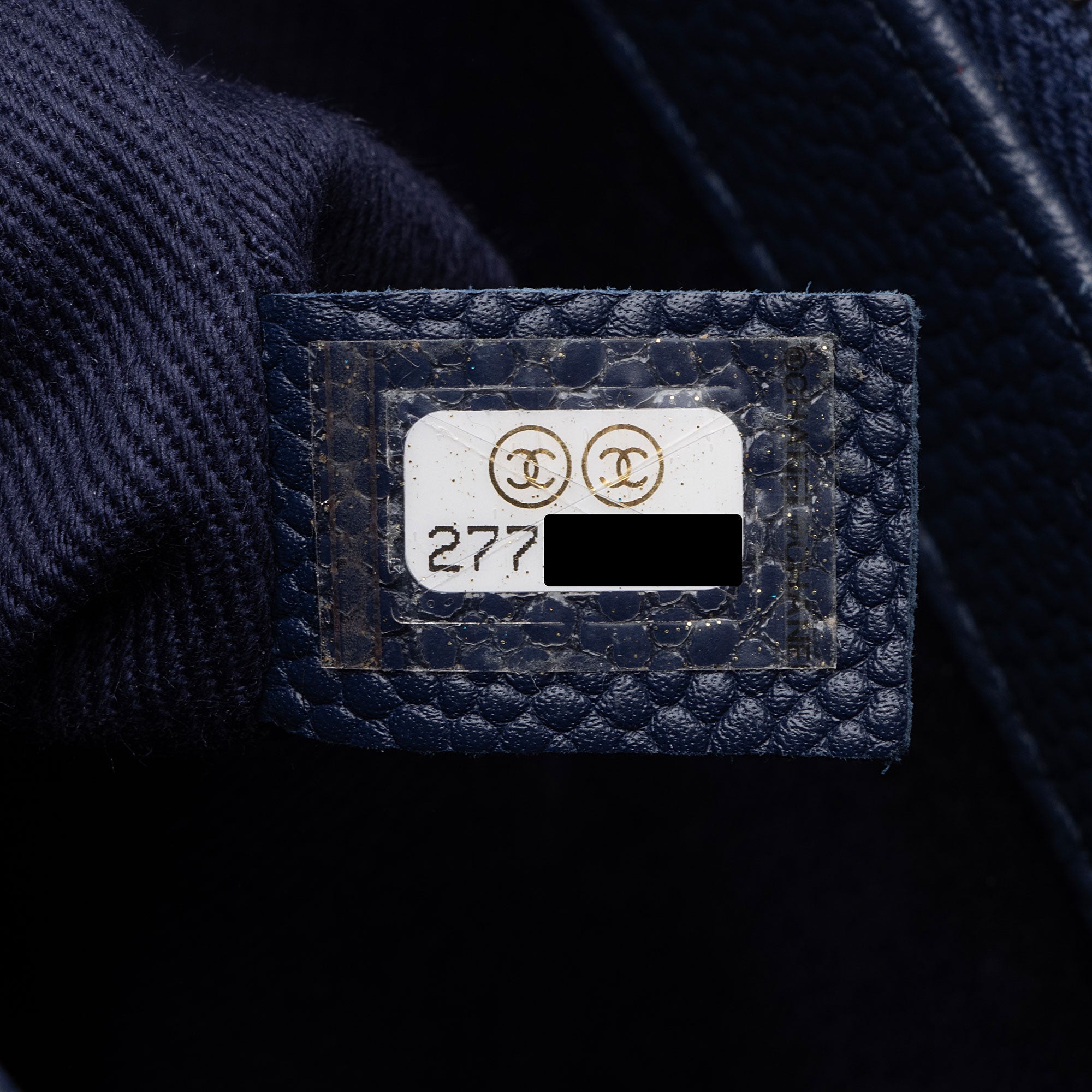 Chanel Caviar Leather Chic Affinity Top Handle (SHF-ocTgVA)