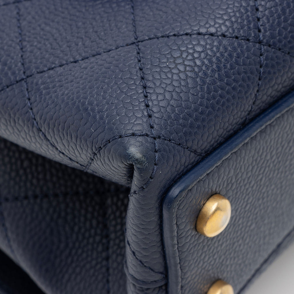 Chanel Caviar Leather Chic Affinity Top Handle (SHF-ocTgVA)