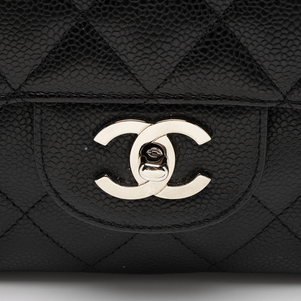 Chanel Caviar Leather Classic Jumbo Single Flap Bag (SHF-TAC3Im)
