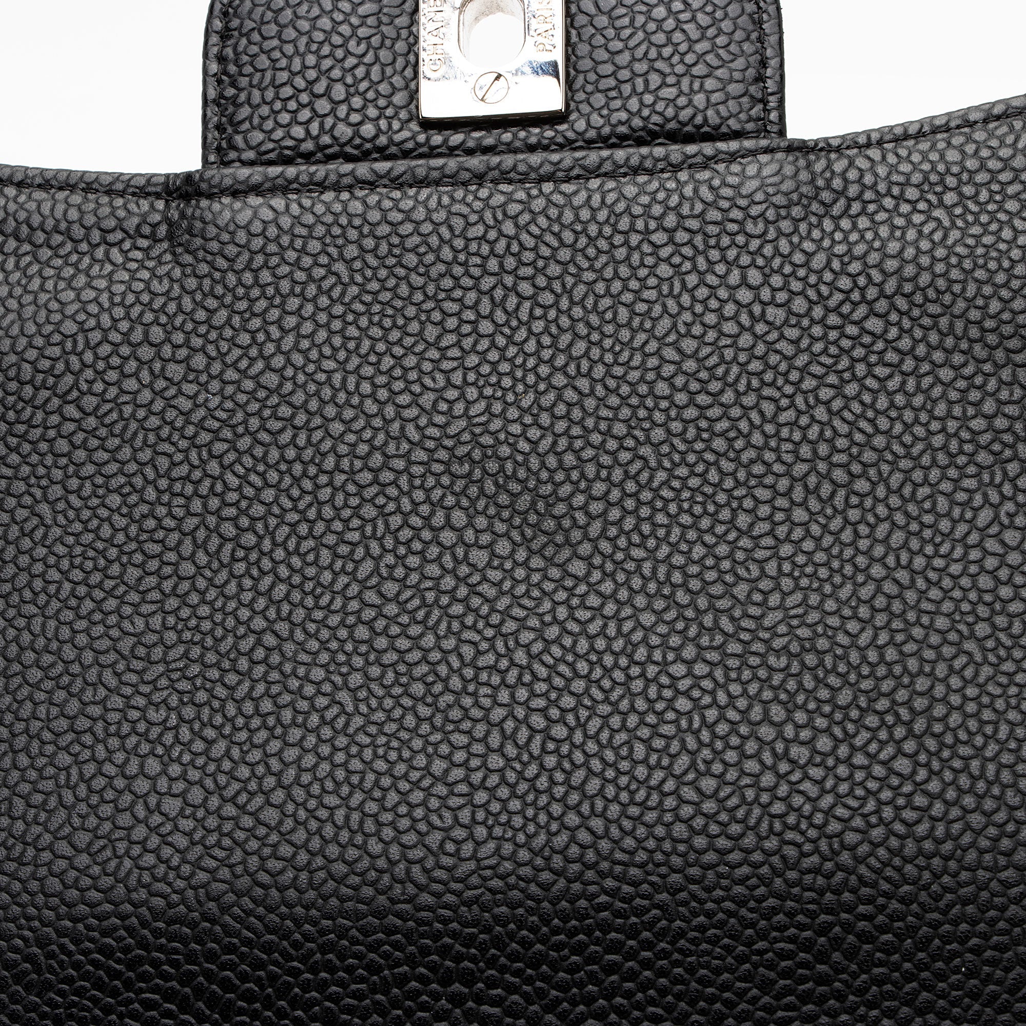 Chanel Caviar Leather Classic Jumbo Single Flap Bag (SHF-TAC3Im)