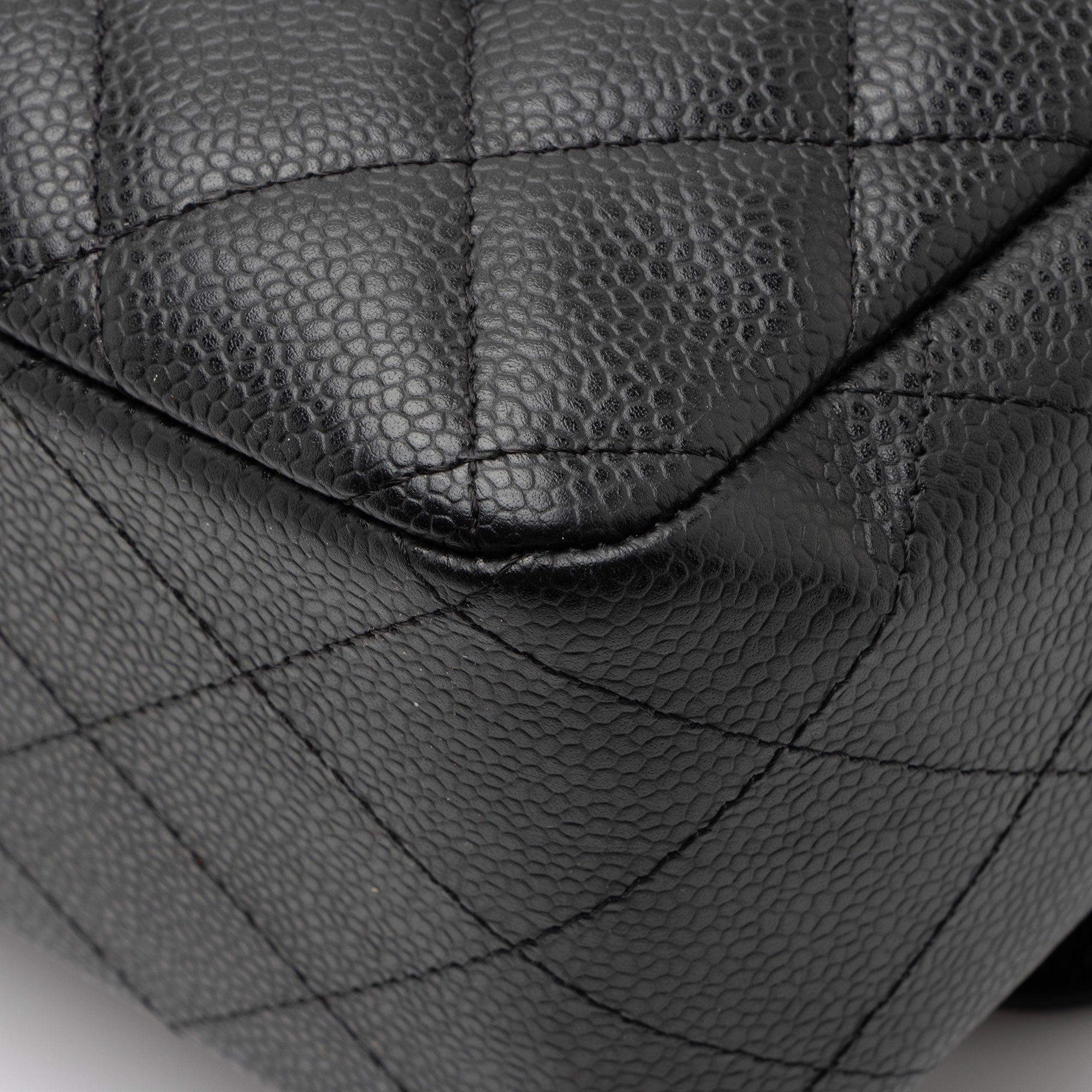 Chanel Caviar Leather Classic Jumbo Single Flap Bag (SHF-TAC3Im)